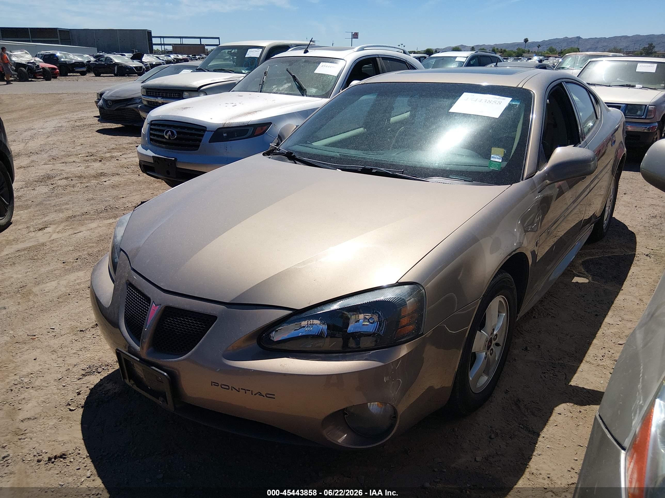 2006 Pontiac Grand Prix   Gold vin: 2G2WP552761190393