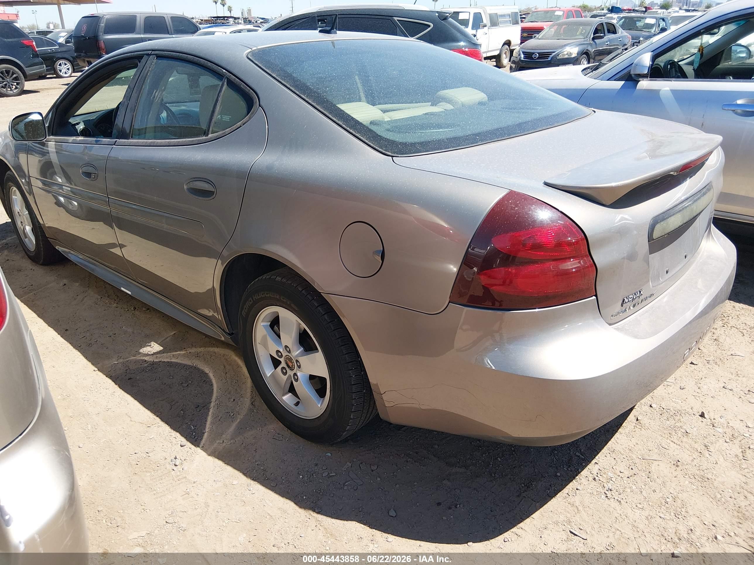 2006 Pontiac Grand Prix   Gold vin: 2G2WP552761190393