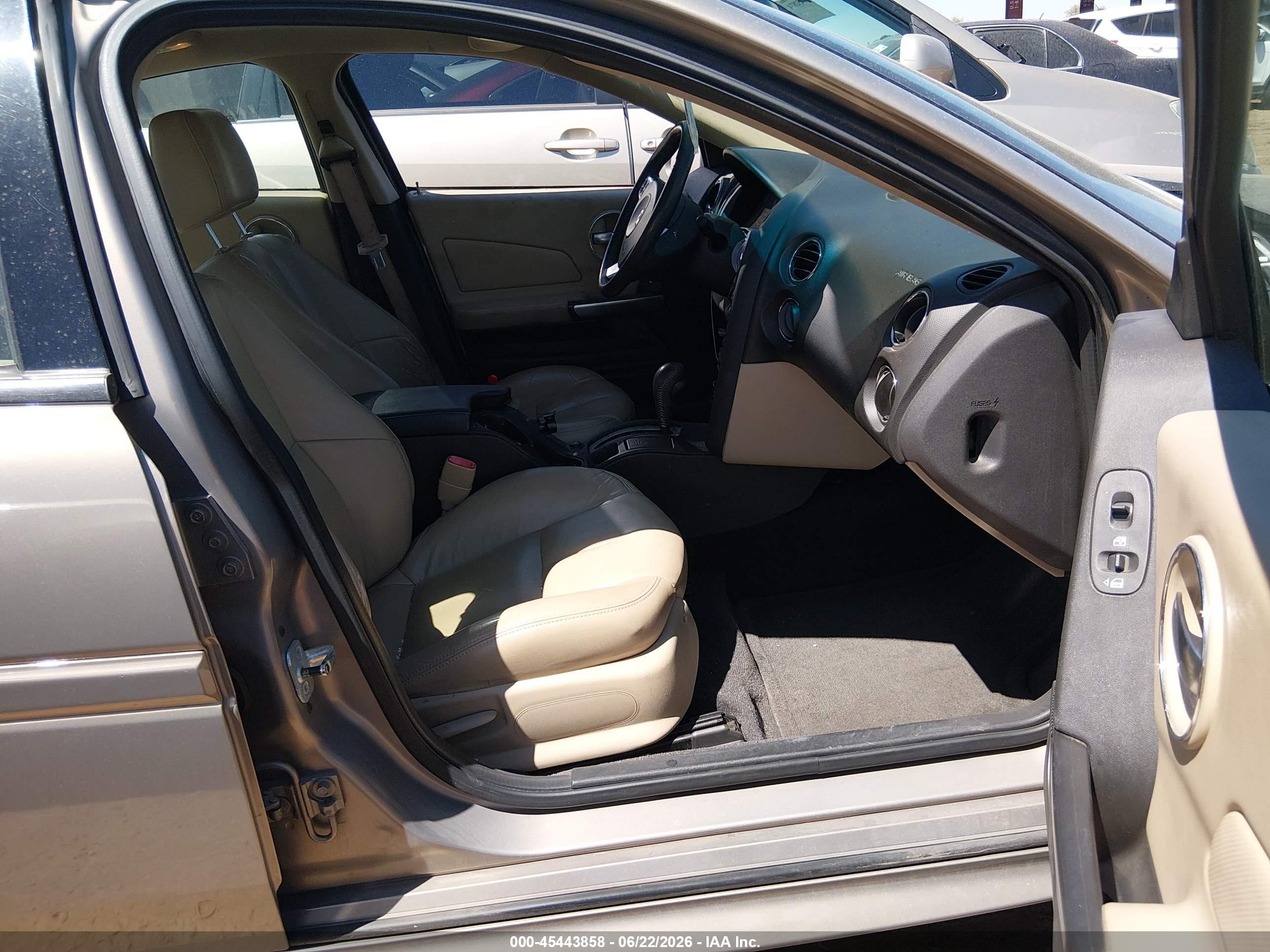 2006 Pontiac Grand Prix   Gold vin: 2G2WP552761190393