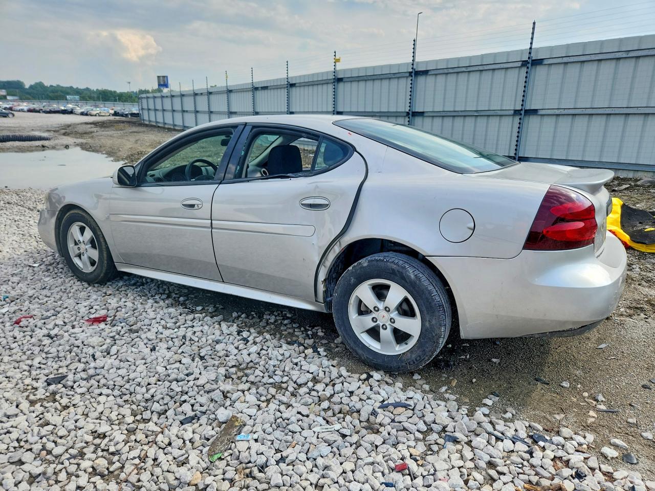 2007 Pontiac Grand Prix Silver vin: 2G2WP552771106218