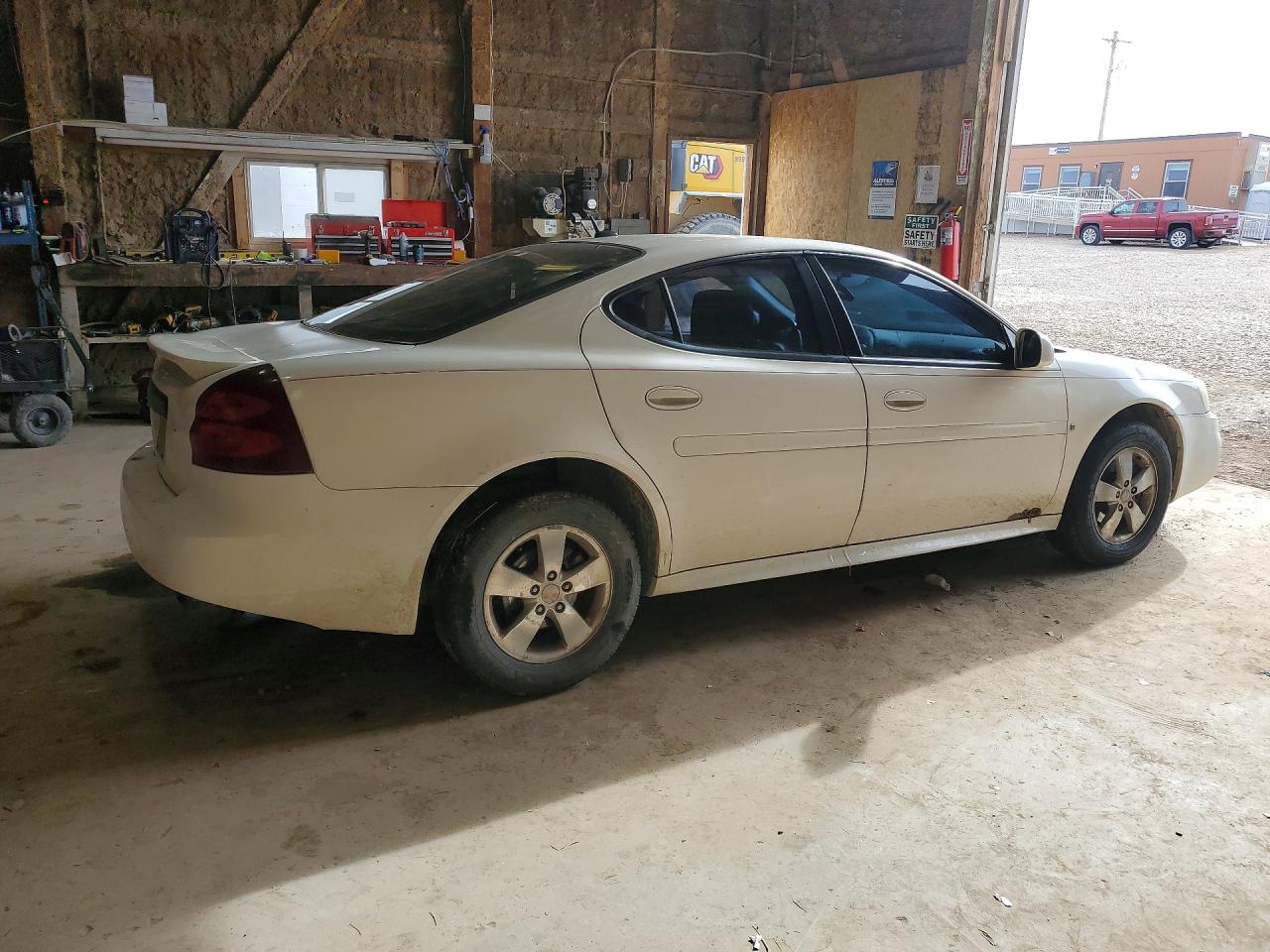2007 Pontiac Grand Prix White vin: 2G2WP552771179685