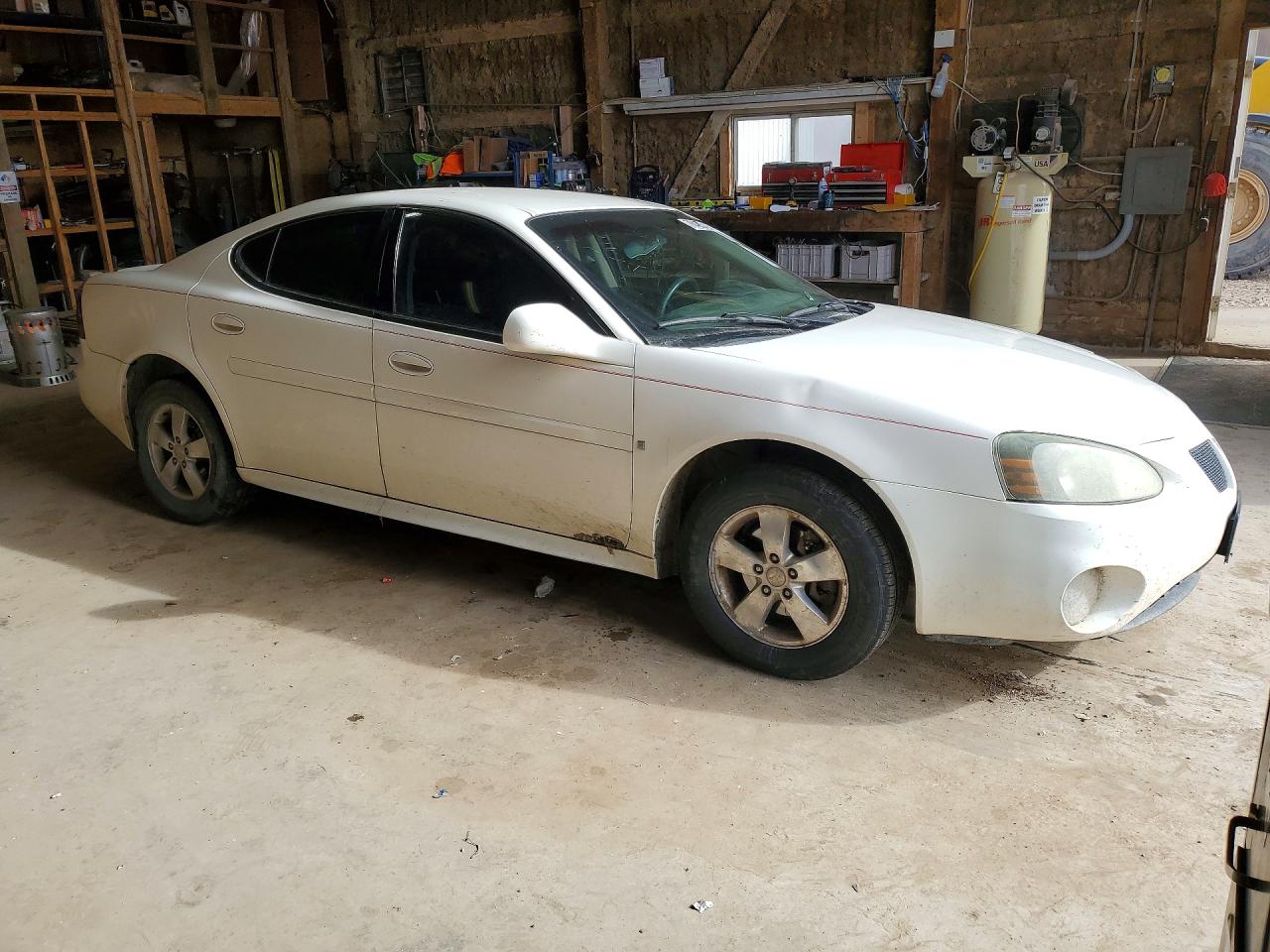 2007 Pontiac Grand Prix White vin: 2G2WP552771179685