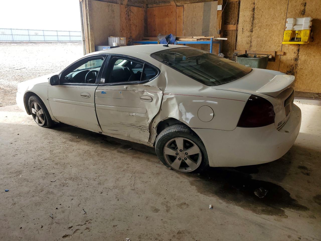 2007 Pontiac Grand Prix White vin: 2G2WP552771179685
