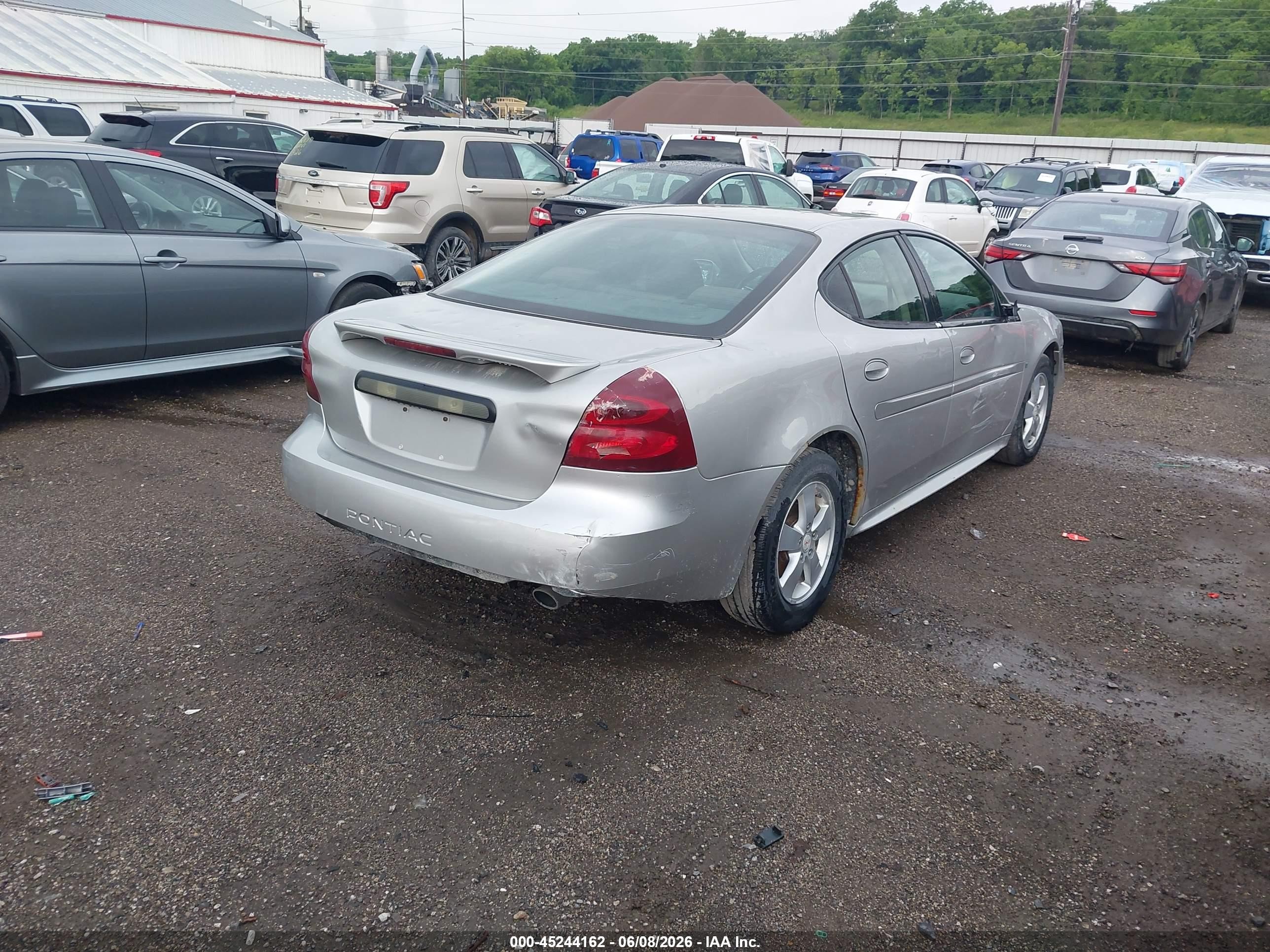 2007 Pontiac Grand Prix   Серебряный vin: 2G2WP552771206383