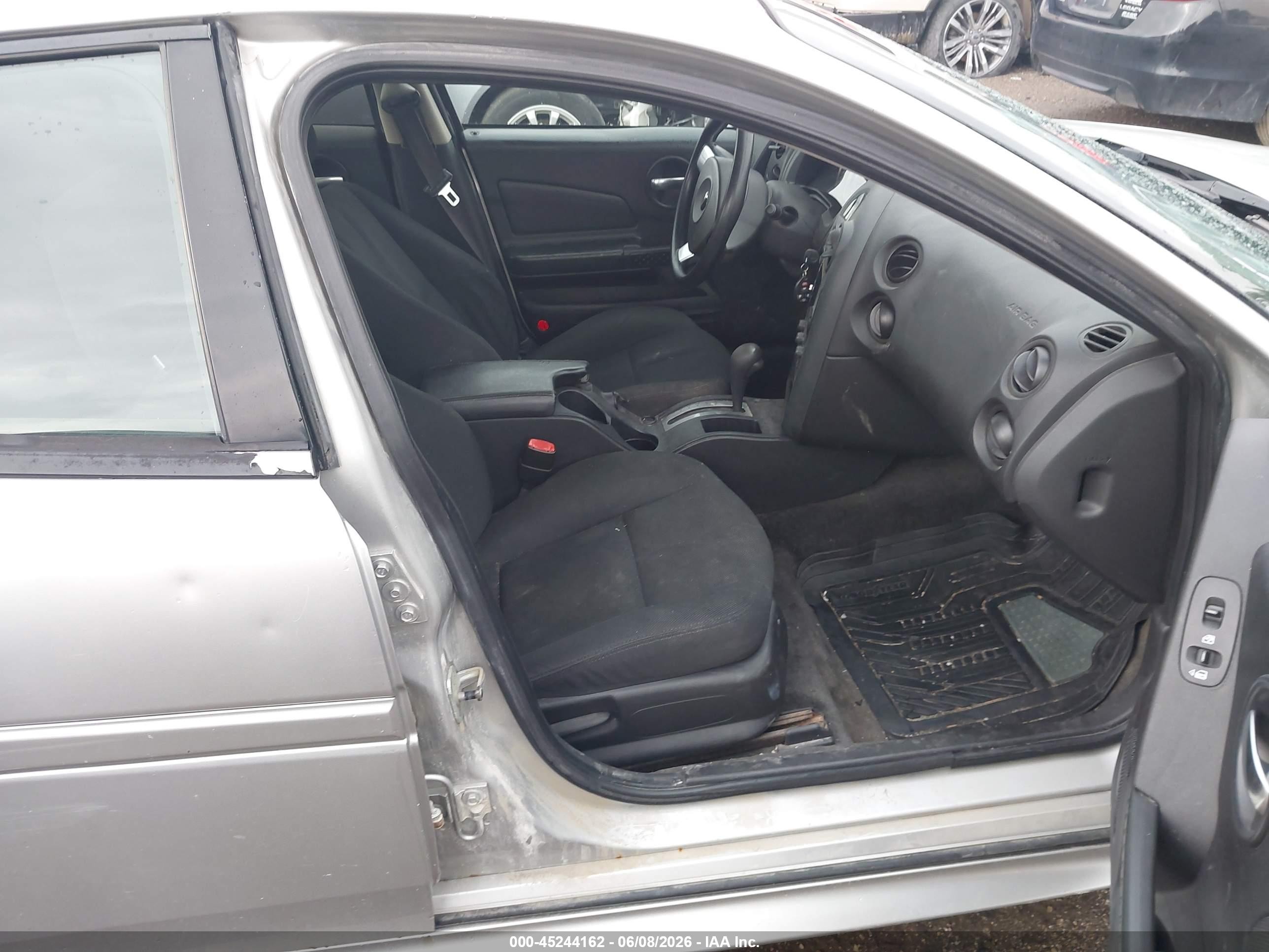 2007 Pontiac Grand Prix   Серебряный vin: 2G2WP552771206383