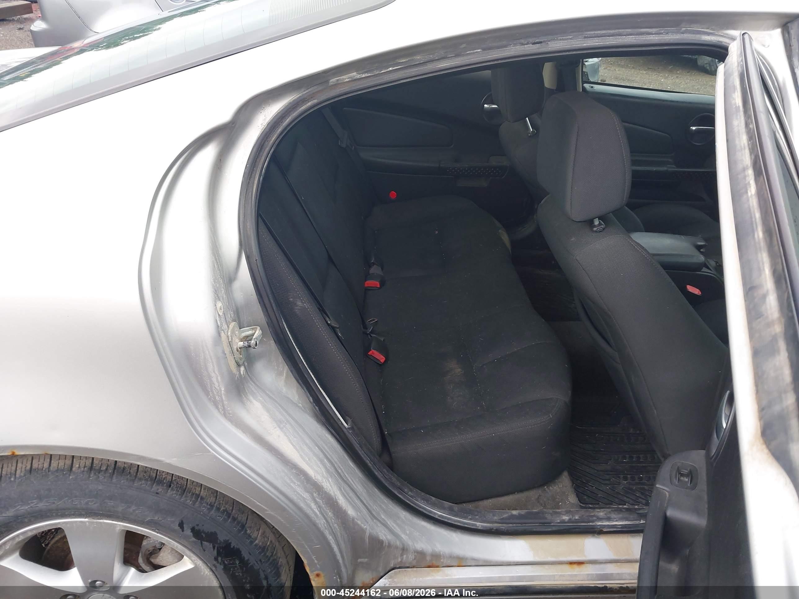 2007 Pontiac Grand Prix   Серебряный vin: 2G2WP552771206383