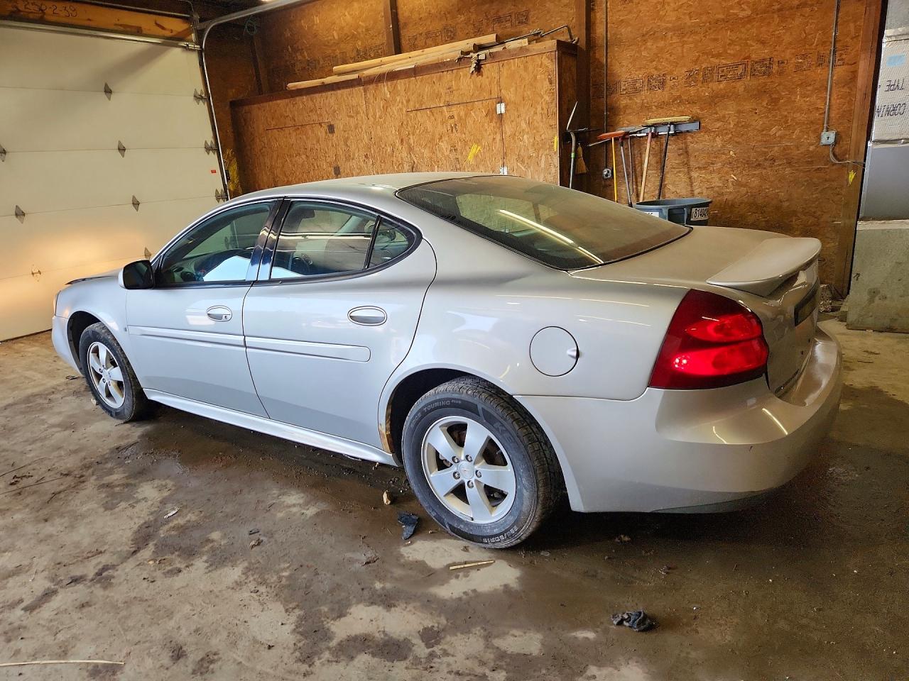 2008 Pontiac Grand Prix Серебряный vin: 2G2WP552781117981