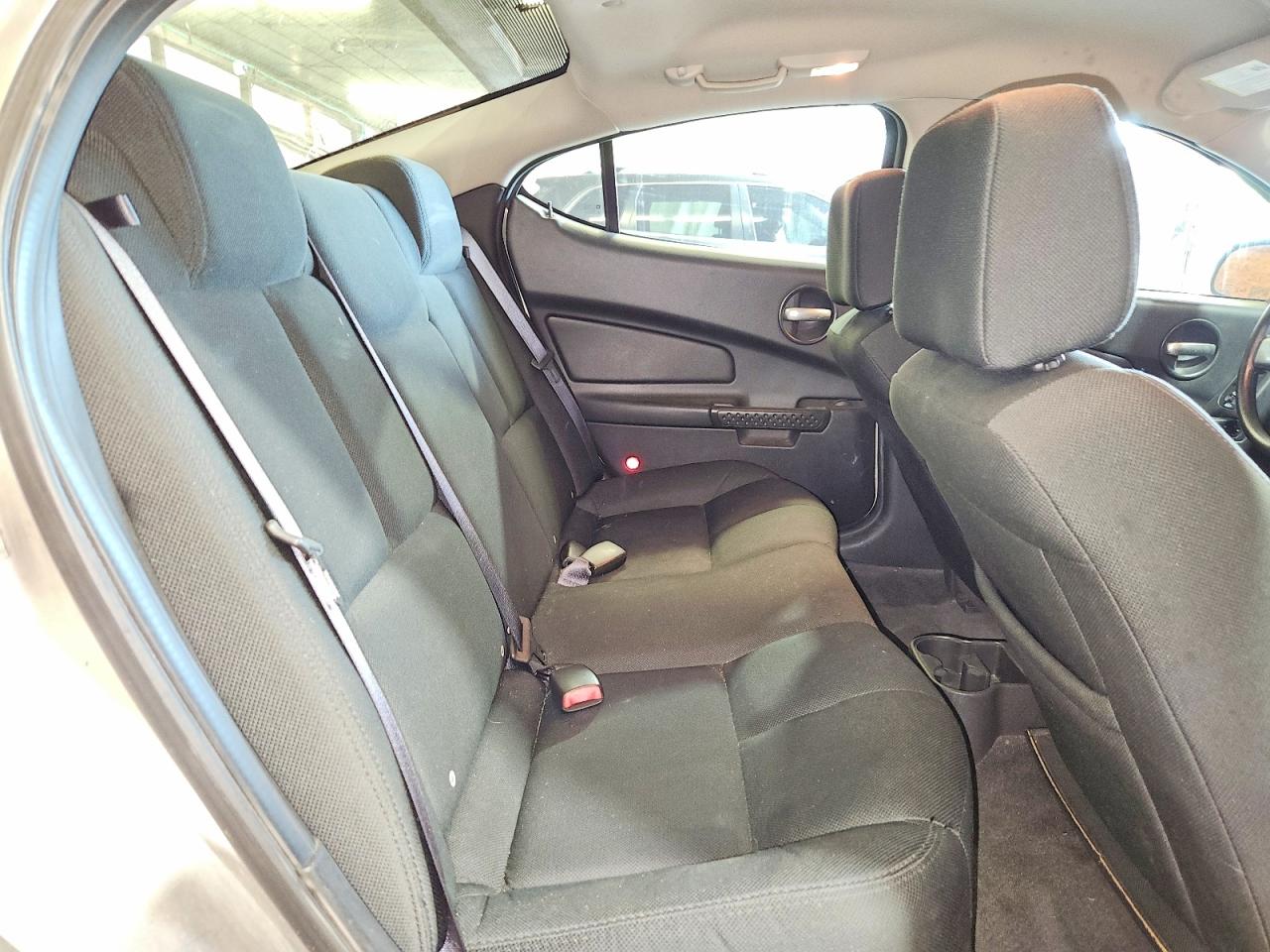 2008 Pontiac Grand Prix Серебряный vin: 2G2WP552781117981
