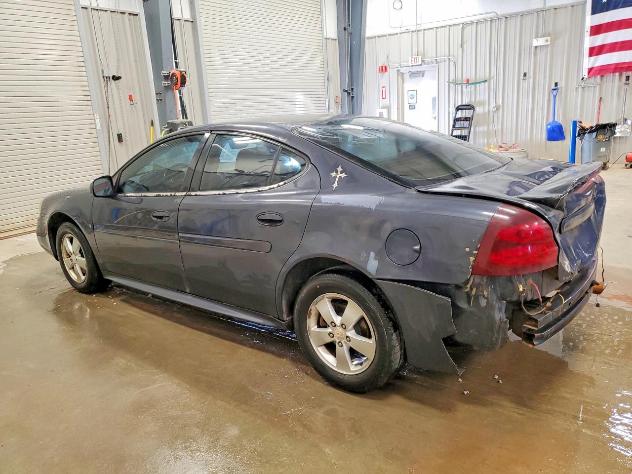 2008 Pontiac Grand Prix Charcoal vin: 2G2WP552881128357