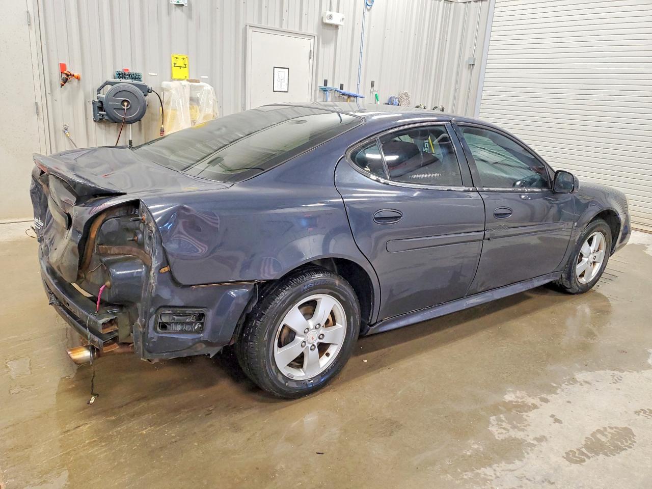 2008 Pontiac Grand Prix Charcoal vin: 2G2WP552881128357