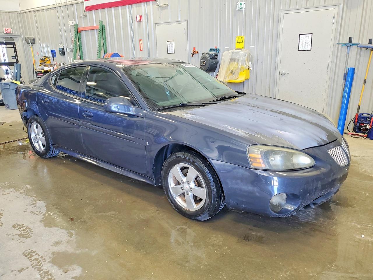 2008 Pontiac Grand Prix Charcoal vin: 2G2WP552881128357