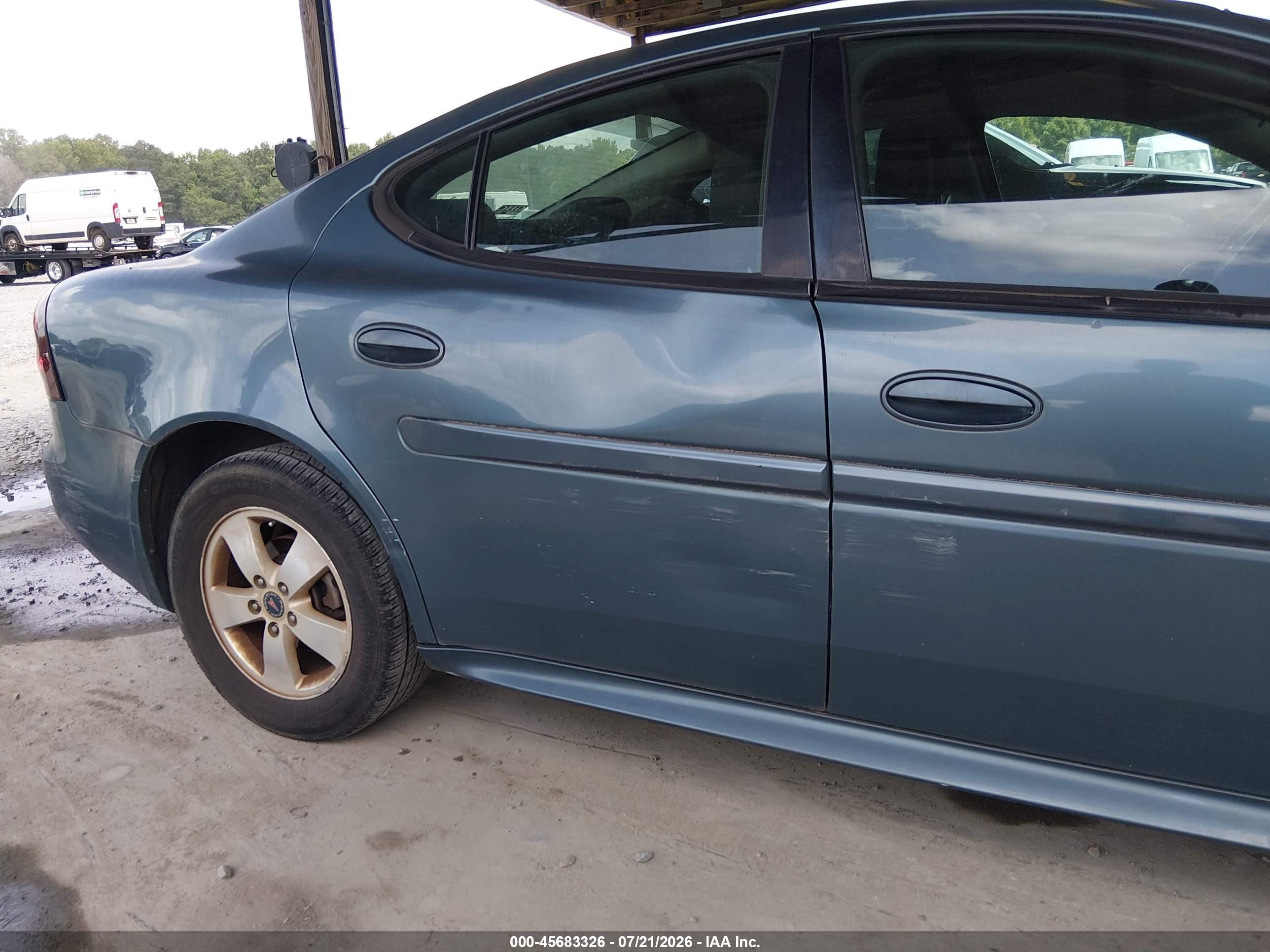 2006 Pontiac Grand Prix   Blue vin: 2G2WP552961112617