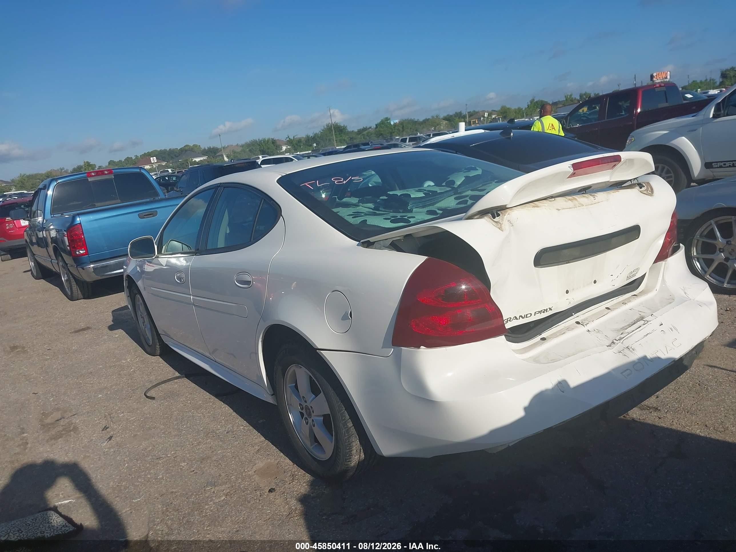 2006 Pontiac Grand Prix   White vin: 2G2WP552961165706