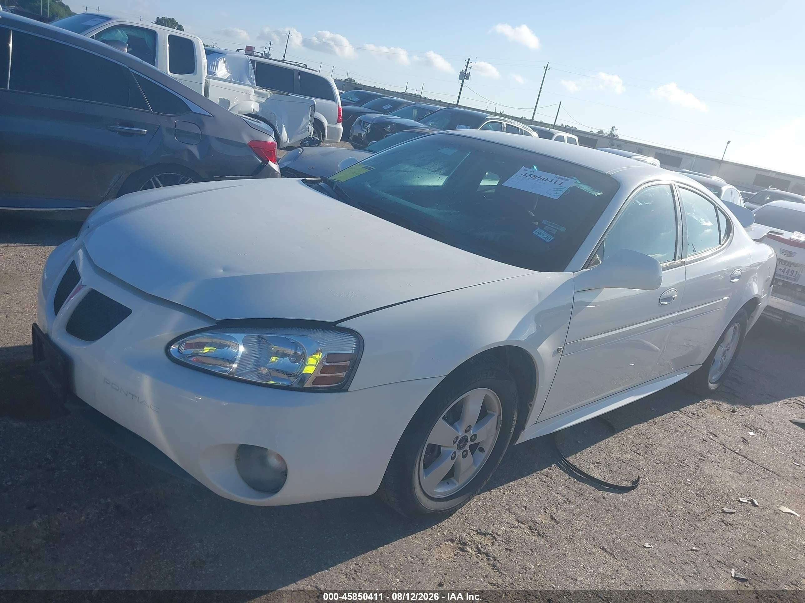 2006 Pontiac Grand Prix   White vin: 2G2WP552961165706