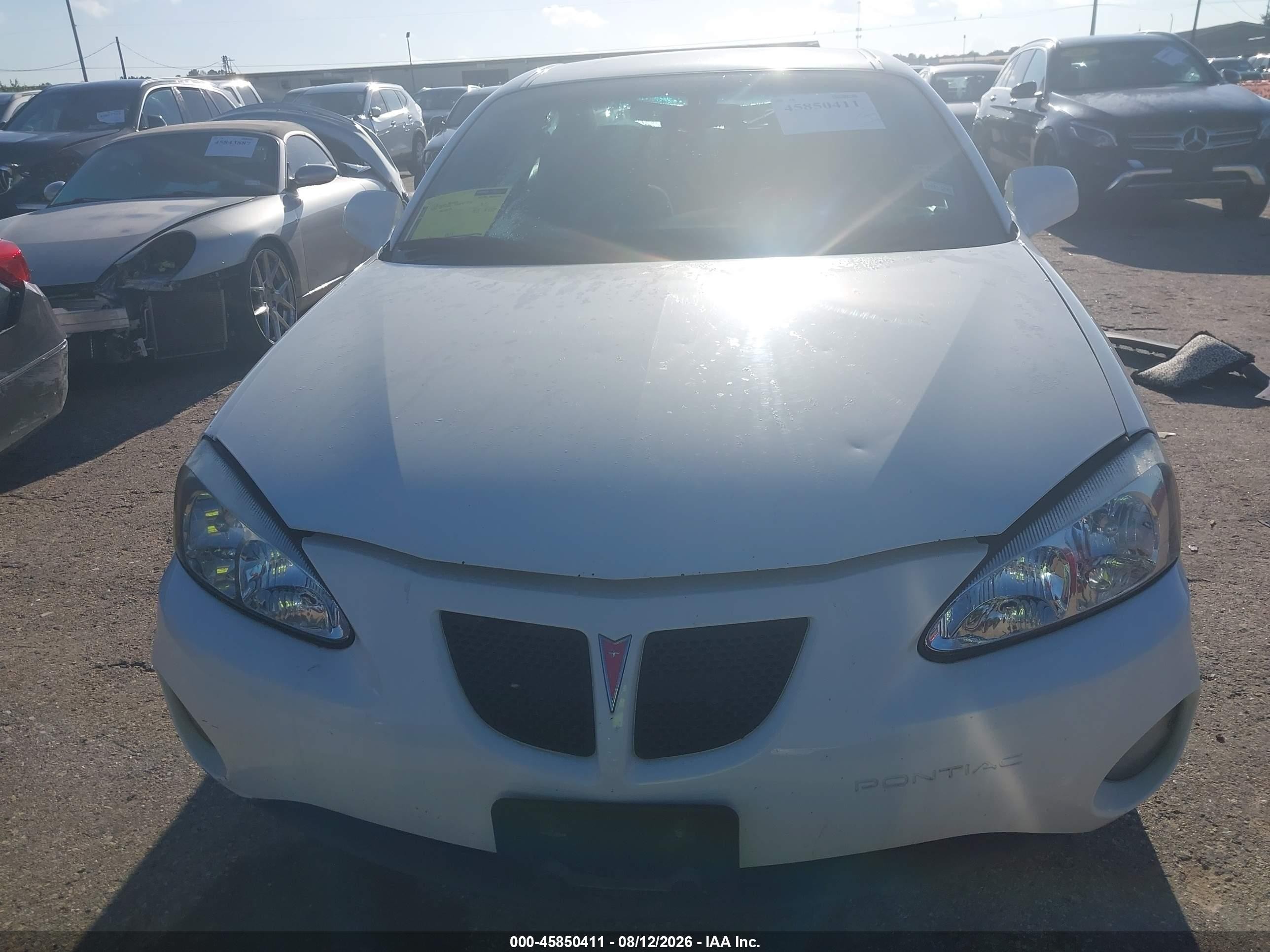 2006 Pontiac Grand Prix   White vin: 2G2WP552961165706