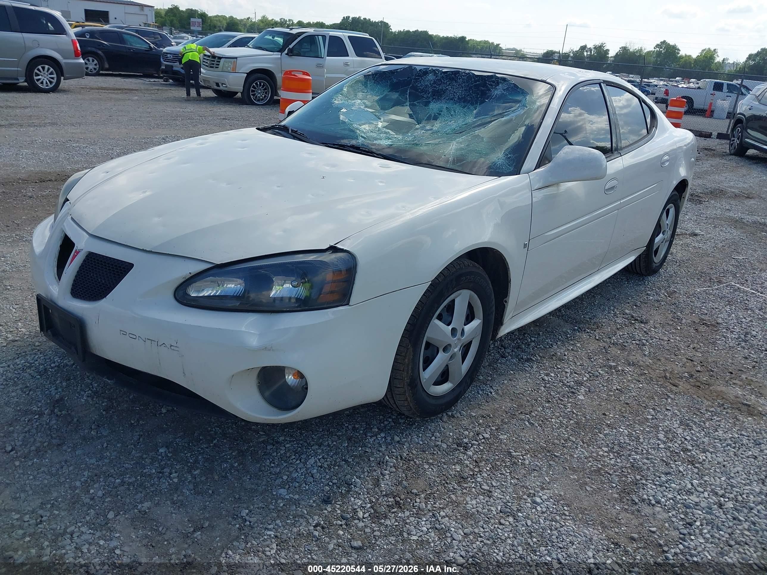 2007 Pontiac Grand Prix   Белый vin: 2G2WP552971126177