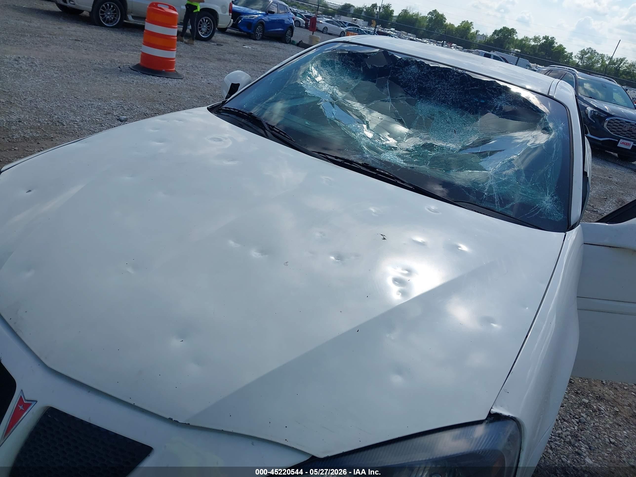 2007 Pontiac Grand Prix   Белый vin: 2G2WP552971126177