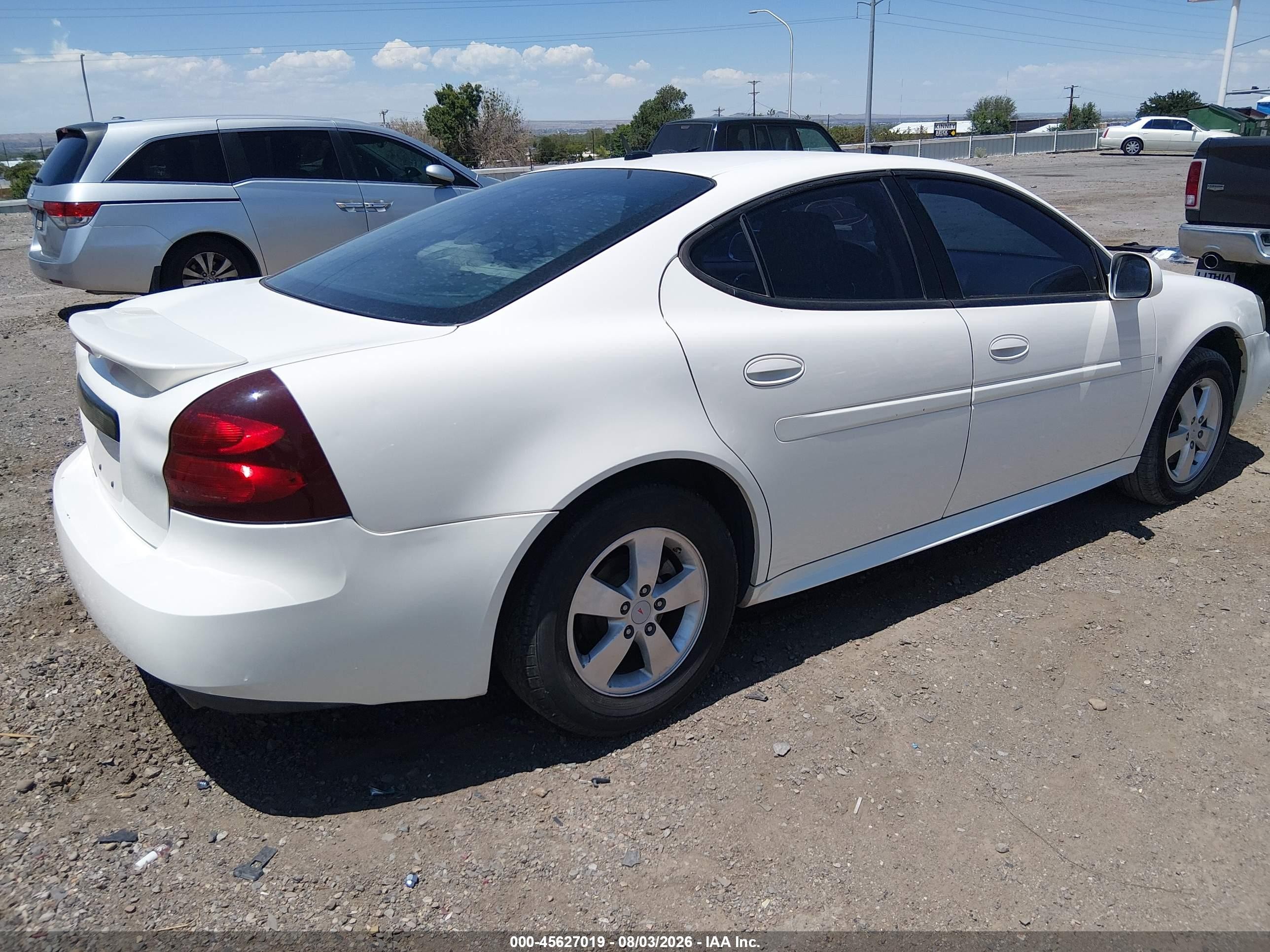 2007 Pontiac Grand Prix   Белый vin: 2G2WP552971212234
