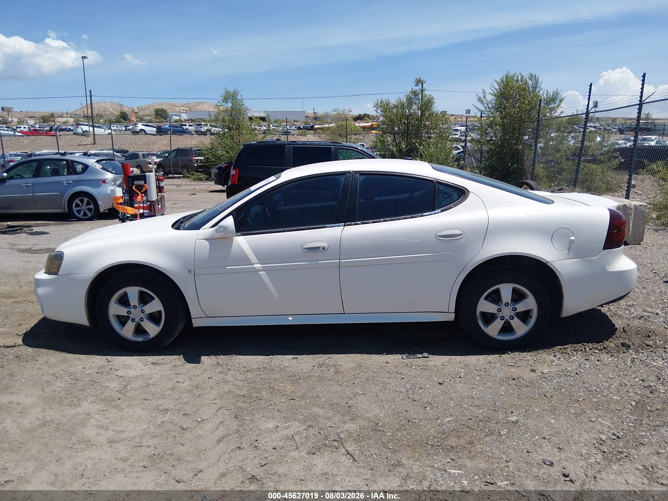2007 Pontiac Grand Prix   Белый vin: 2G2WP552971212234