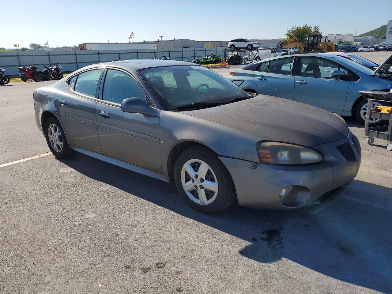 2008 Pontiac Grand Prix Gray vin: 2G2WP552981173176