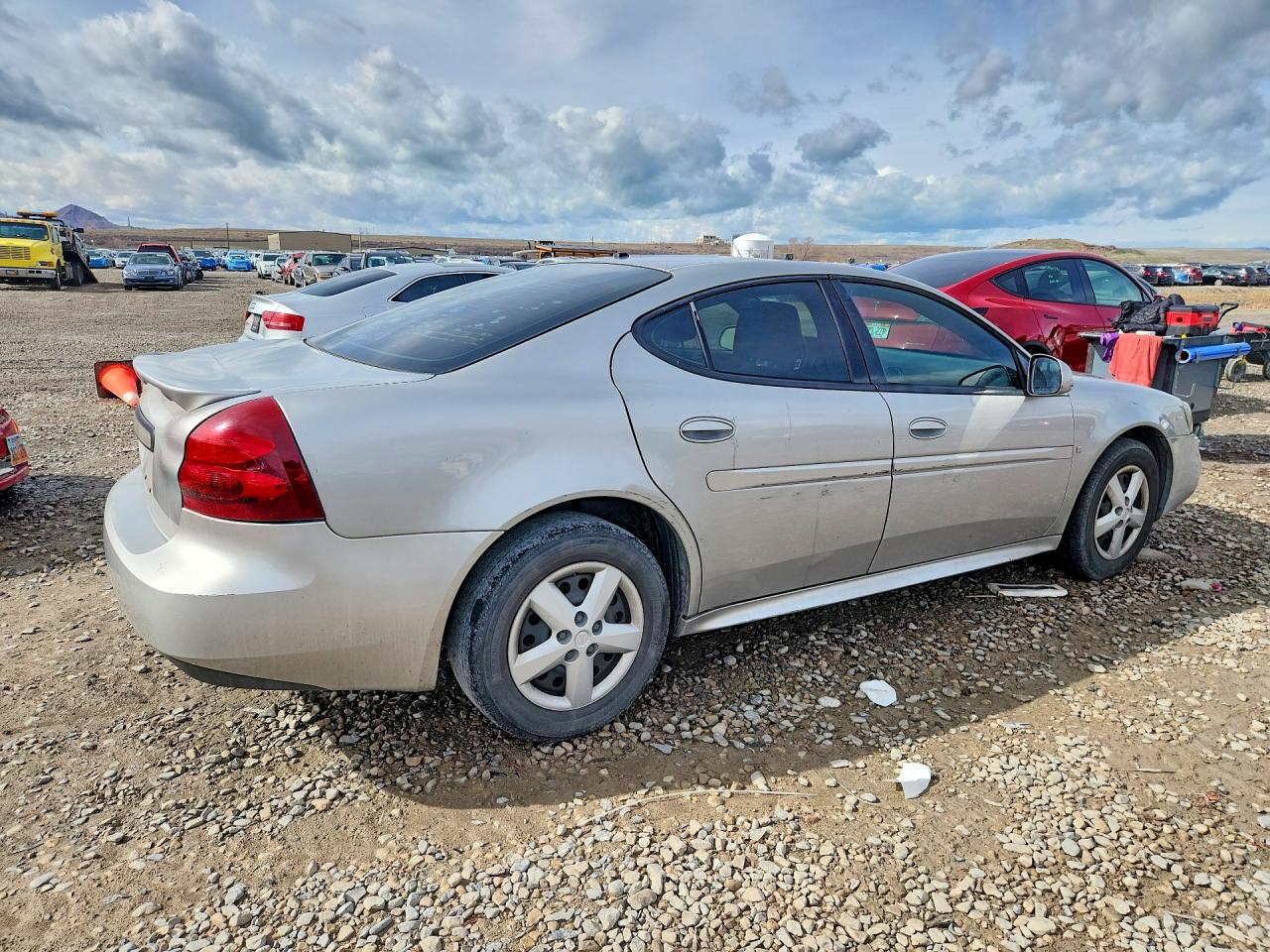 2008 Pontiac Grand Prix Серебряный vin: 2G2WP552981182590