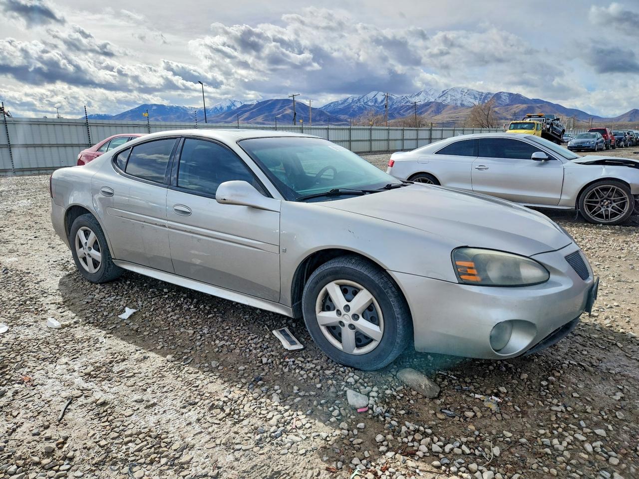 2008 Pontiac Grand Prix Серебряный vin: 2G2WP552981182590