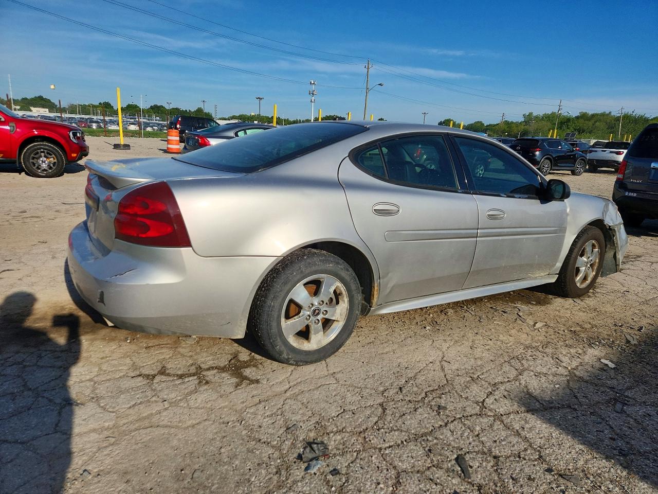 2006 Pontiac Grand Prix Silver vin: 2G2WP552X61198519