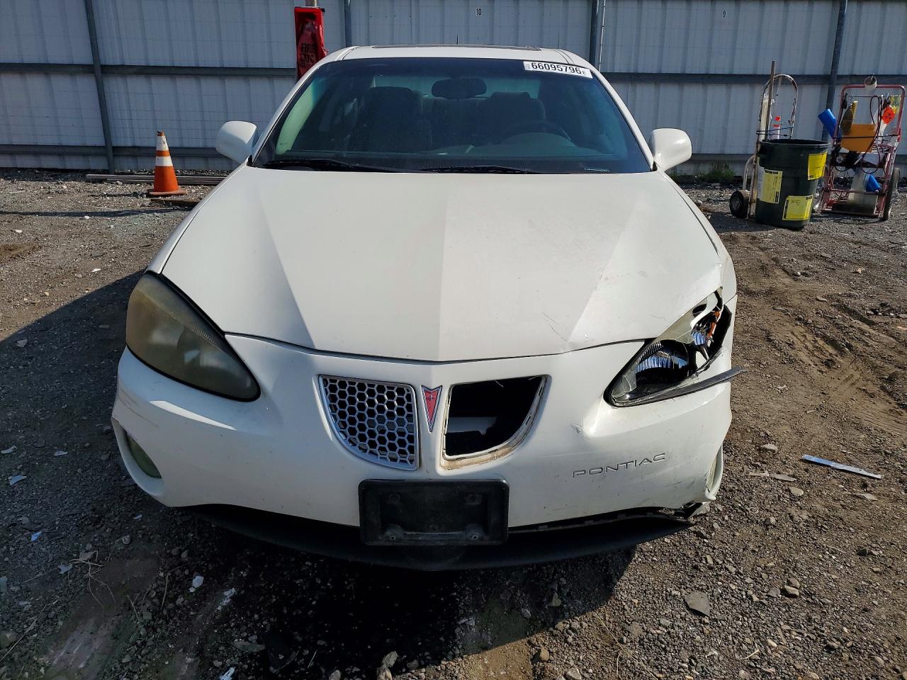 2006 Pontiac Grand Prix Белый vin: 2G2WP552X61224388
