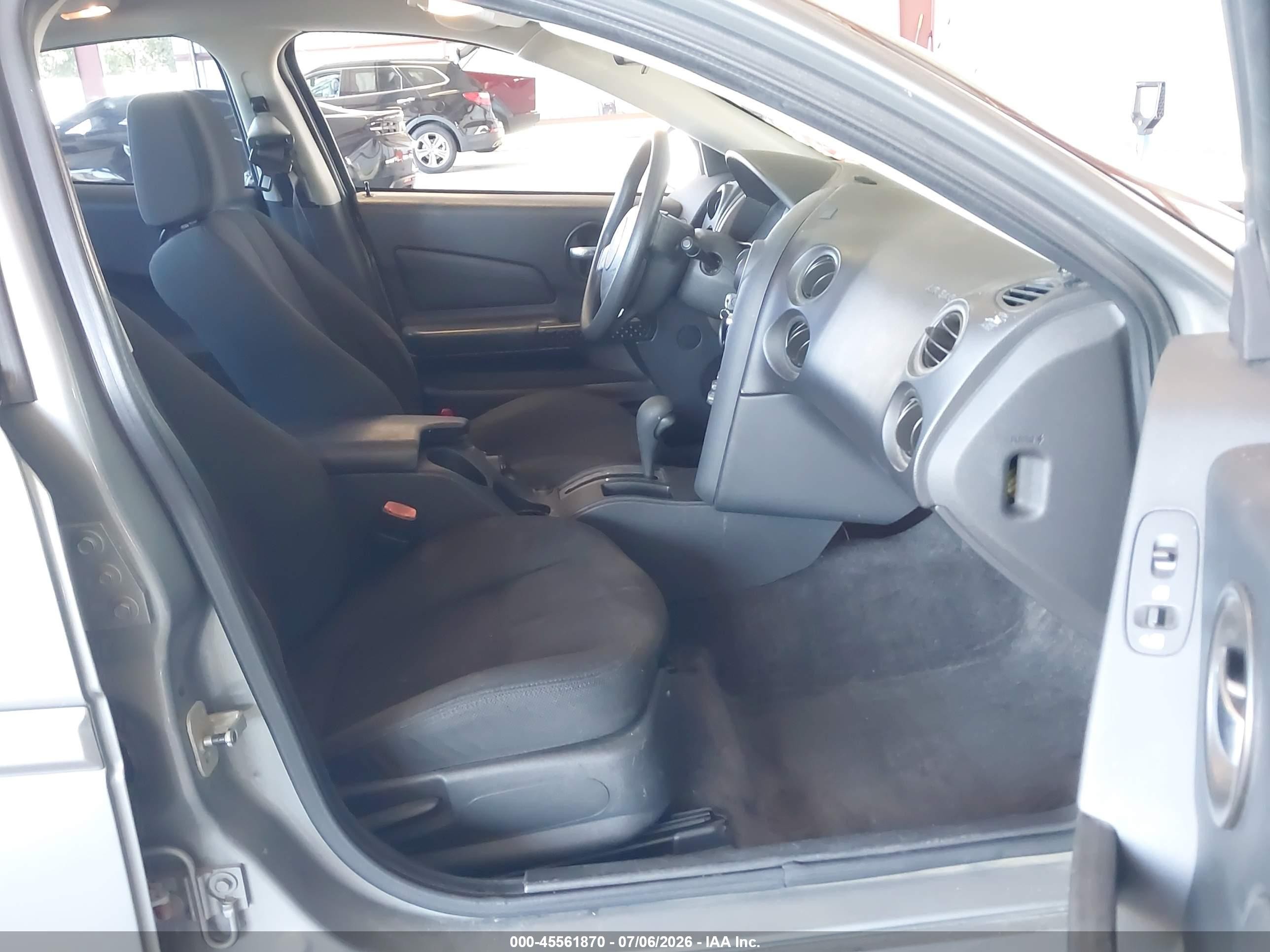 2007 Pontiac Grand Prix   Silver vin: 2G2WP552X71118556