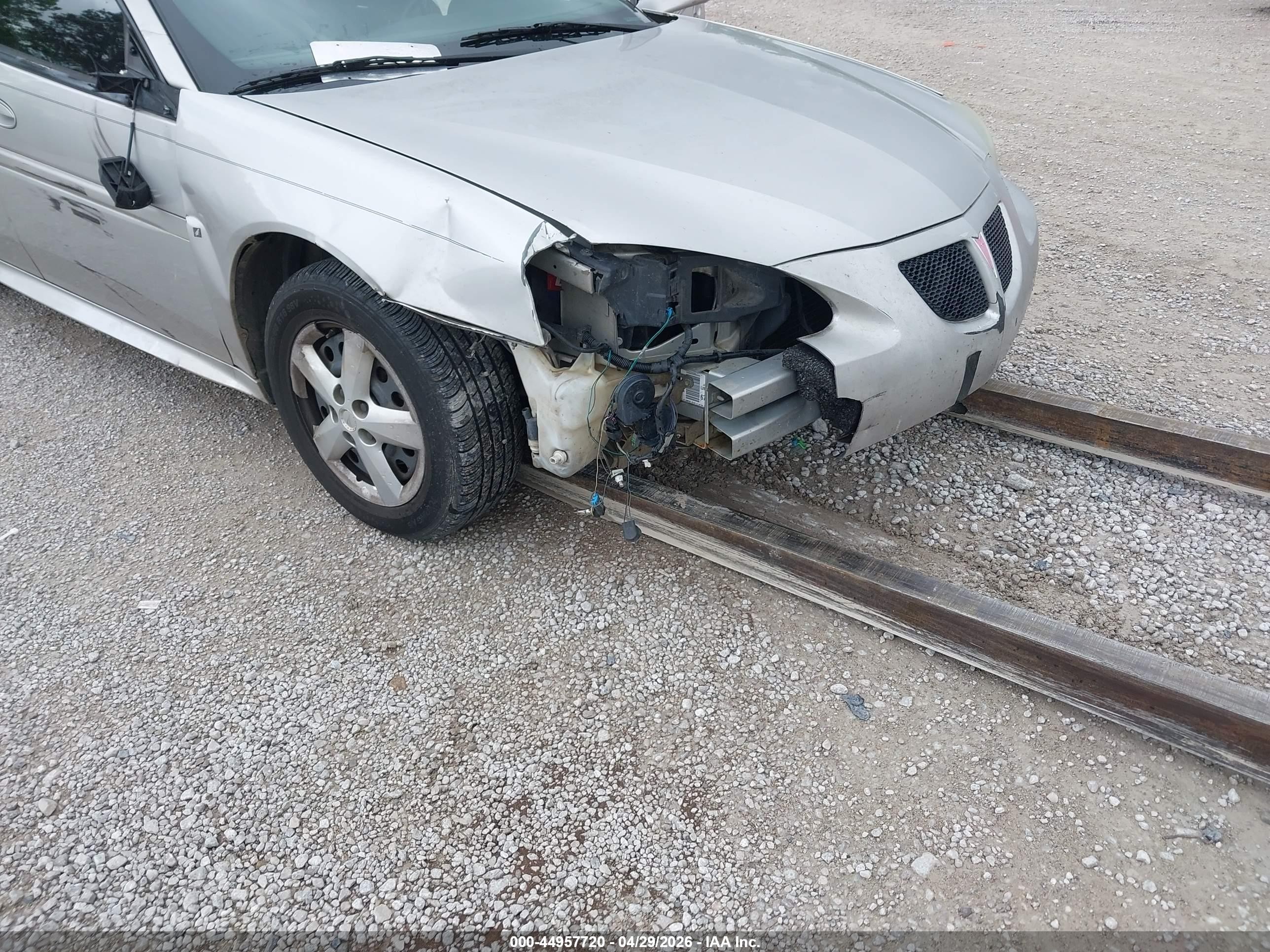 2007 Pontiac Grand Prix   Серебряный vin: 2G2WP552X71141173