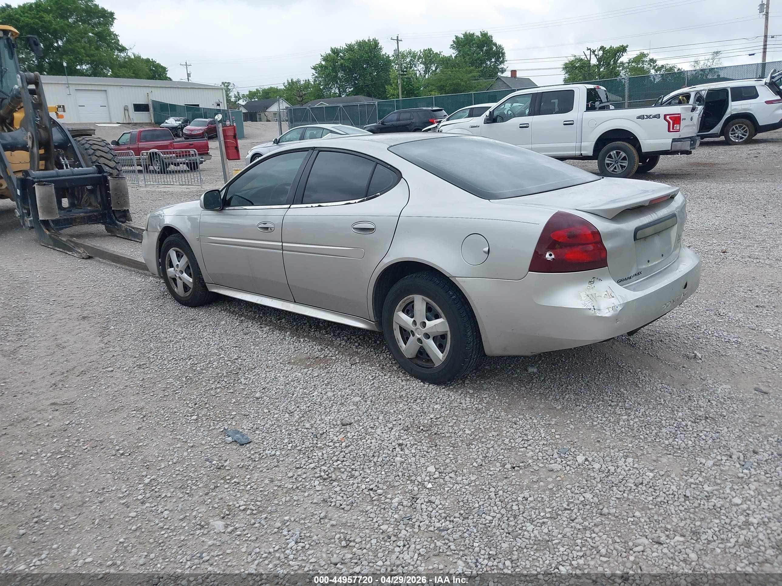 2007 Pontiac Grand Prix   Серебряный vin: 2G2WP552X71141173