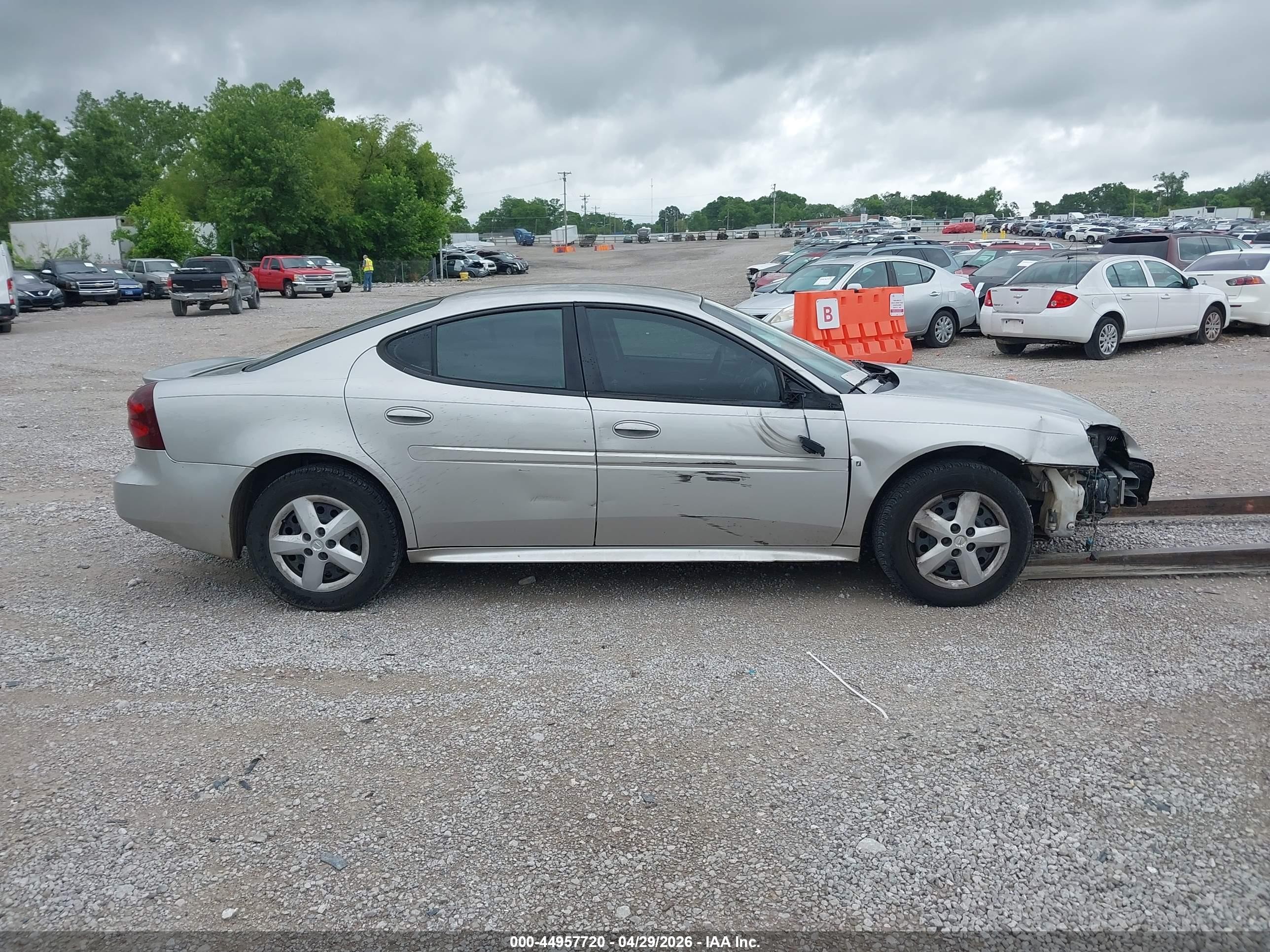 2007 Pontiac Grand Prix   Серебряный vin: 2G2WP552X71141173
