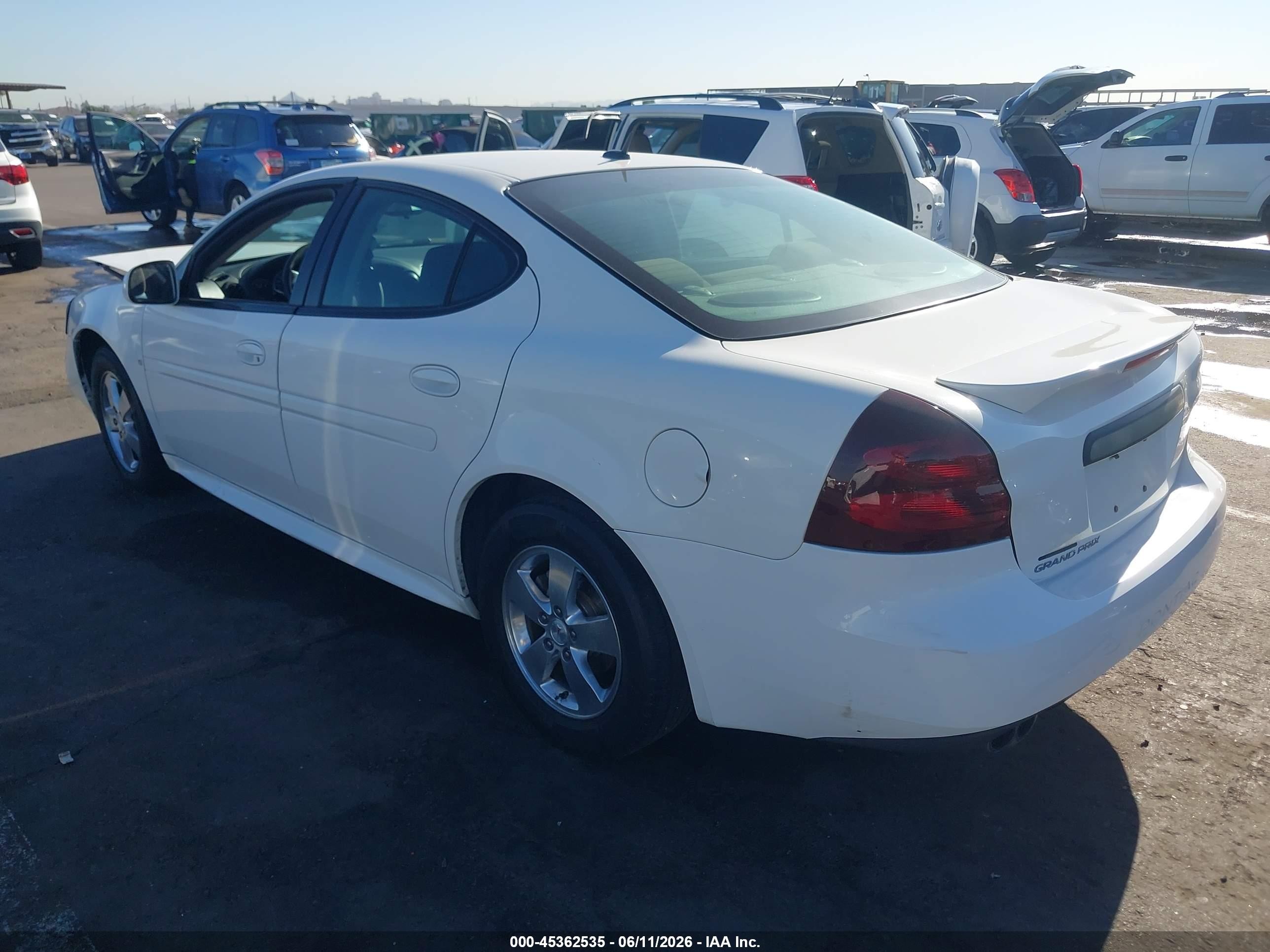 2007 Pontiac Grand Prix   White vin: 2G2WP552X71183813