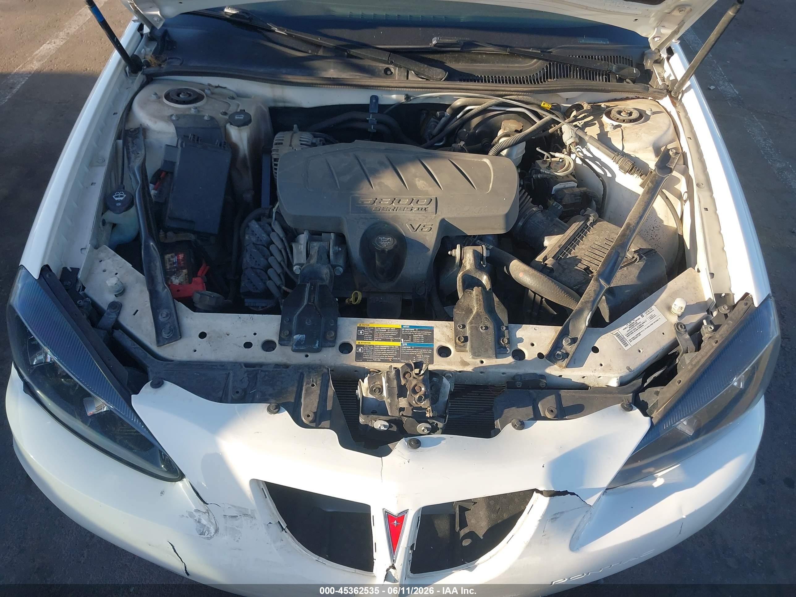 2007 Pontiac Grand Prix   White vin: 2G2WP552X71183813