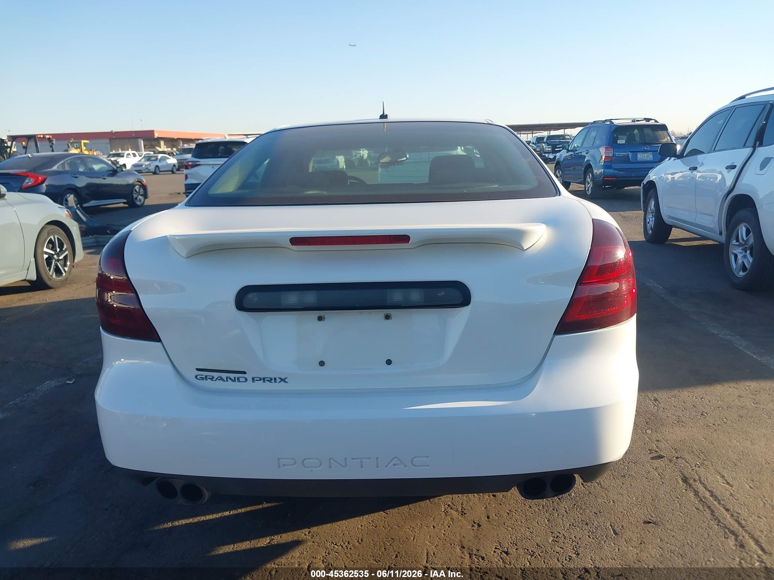 2007 Pontiac Grand Prix   White vin: 2G2WP552X71183813