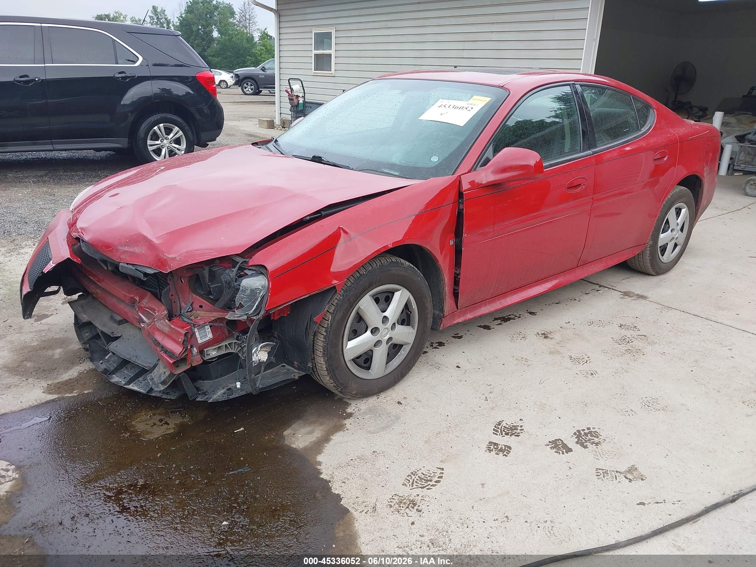 2008 Pontiac Grand Prix   Red vin: 2G2WP552X81108255