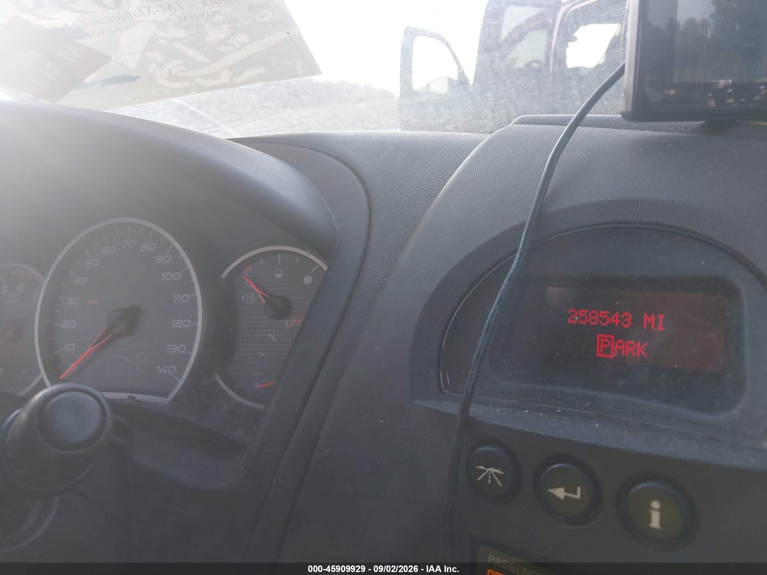 2008 Pontiac Grand Prix Серебряный vin: 2G2WP552X81136539
