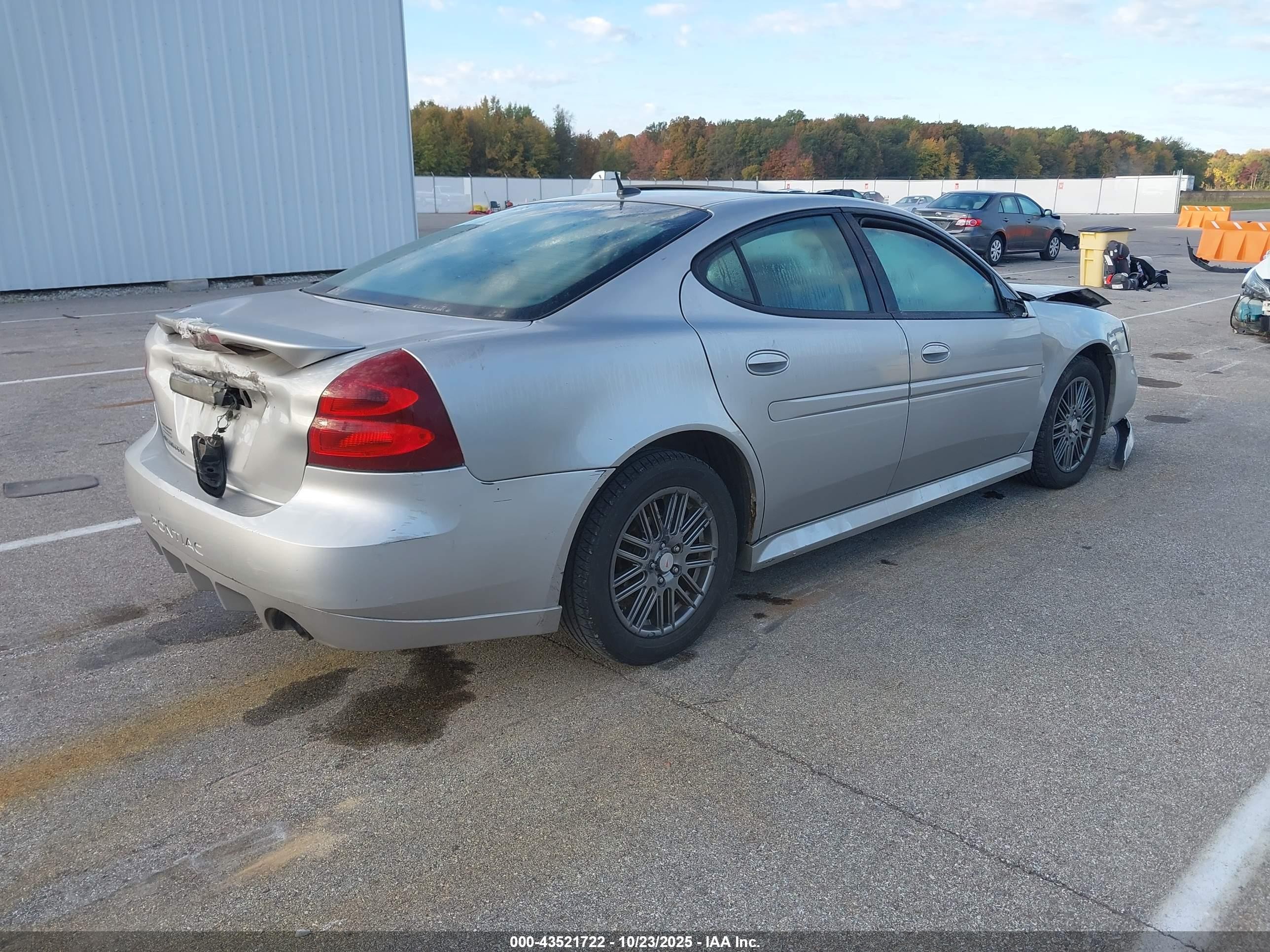 2008 Pontiac Grand Prix   Silver vin: 2G2WP582081137310
