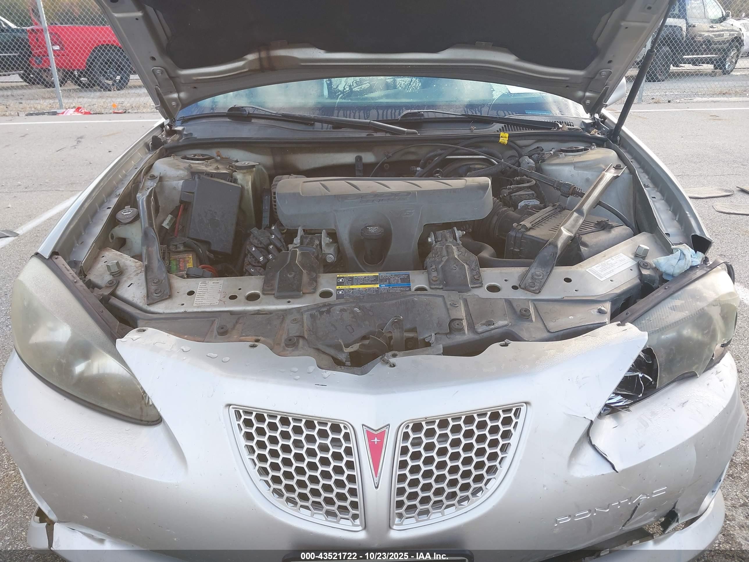 2008 Pontiac Grand Prix   Silver vin: 2G2WP582081137310