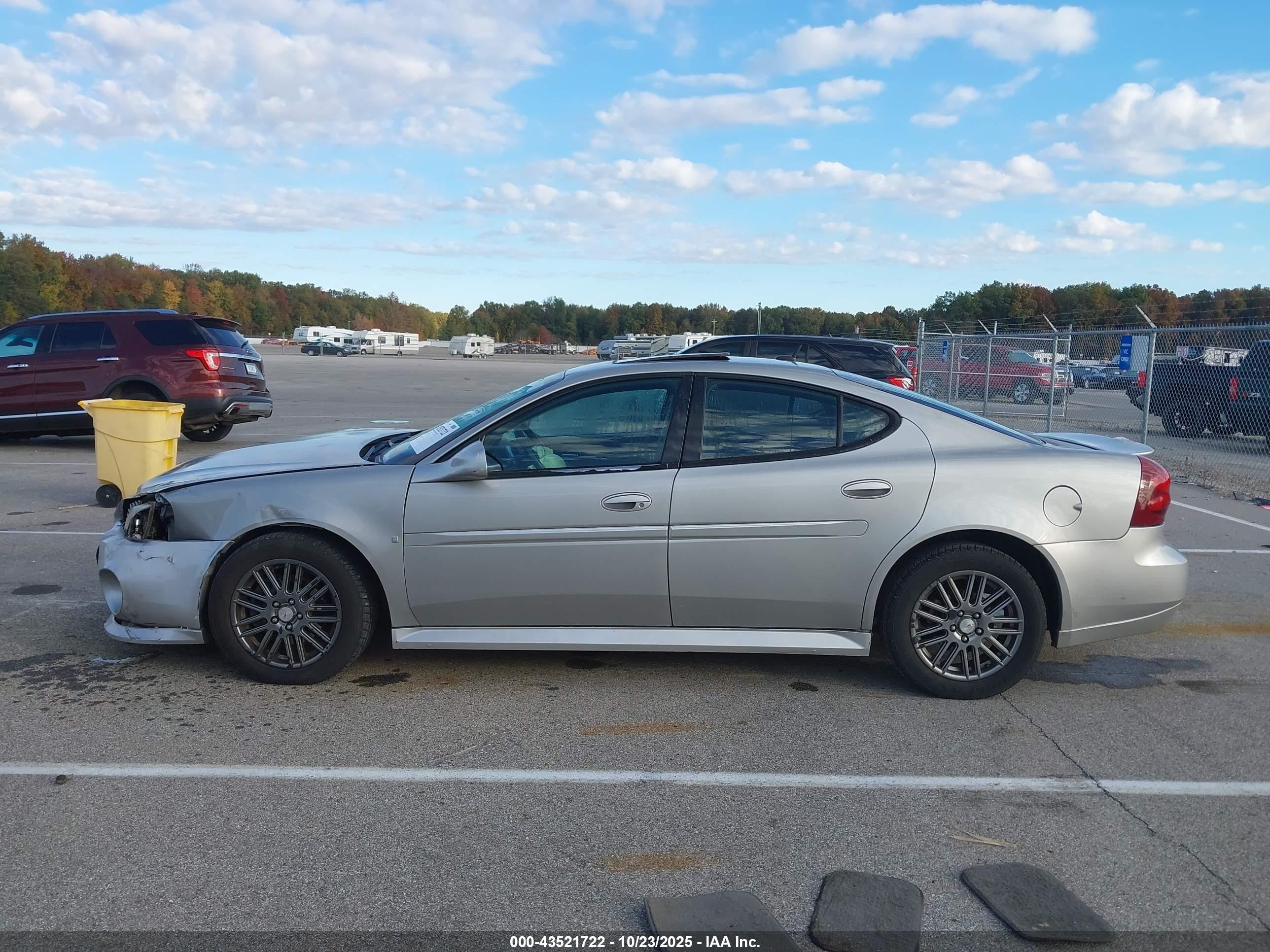 2008 Pontiac Grand Prix   Silver vin: 2G2WP582081137310