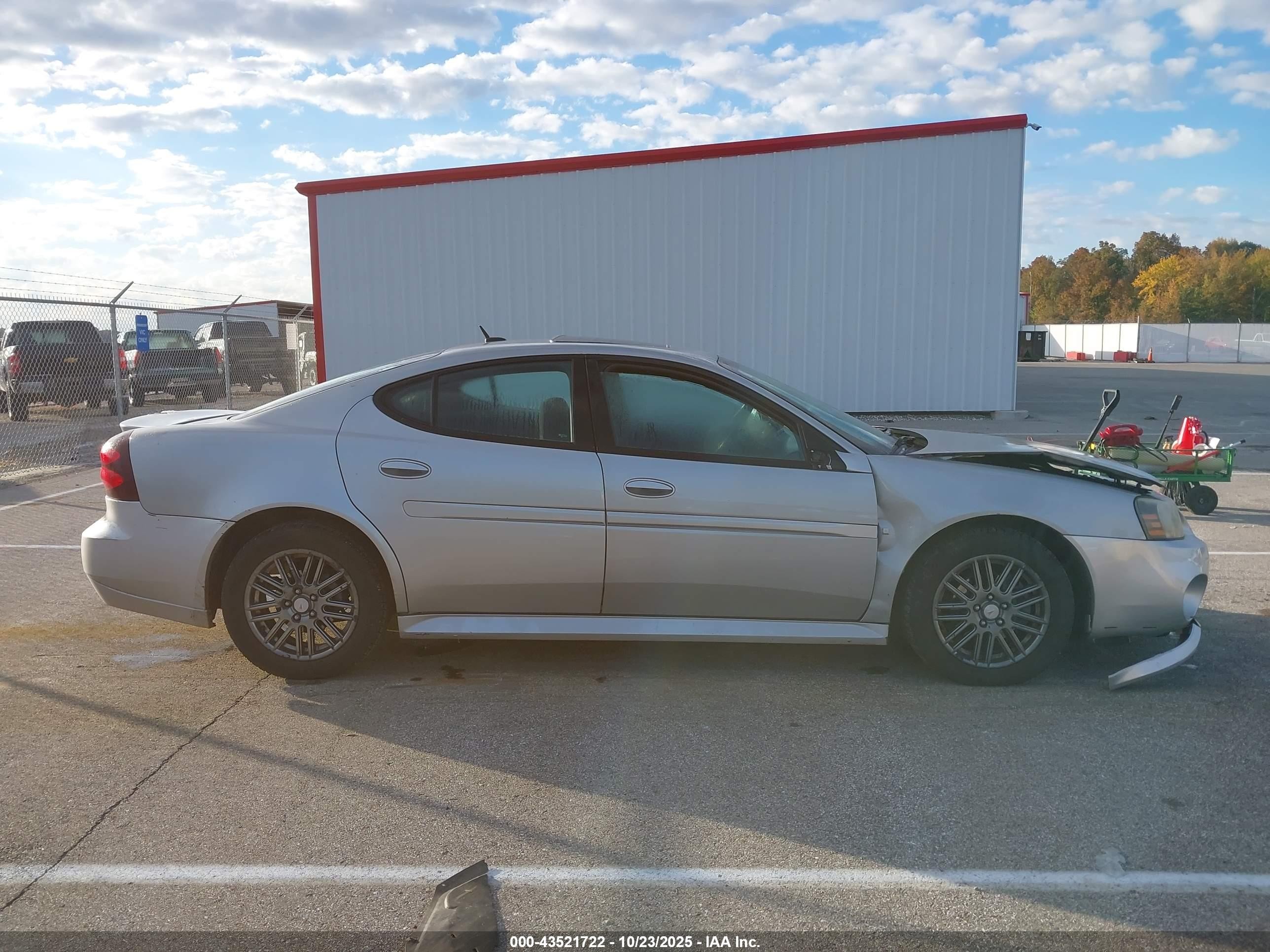 2008 Pontiac Grand Prix   Silver vin: 2G2WP582081137310