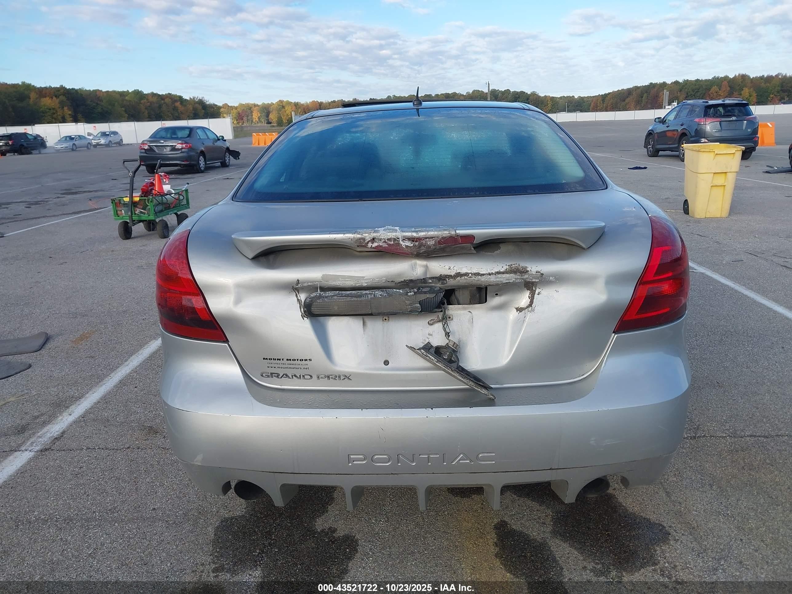 2008 Pontiac Grand Prix   Silver vin: 2G2WP582081137310
