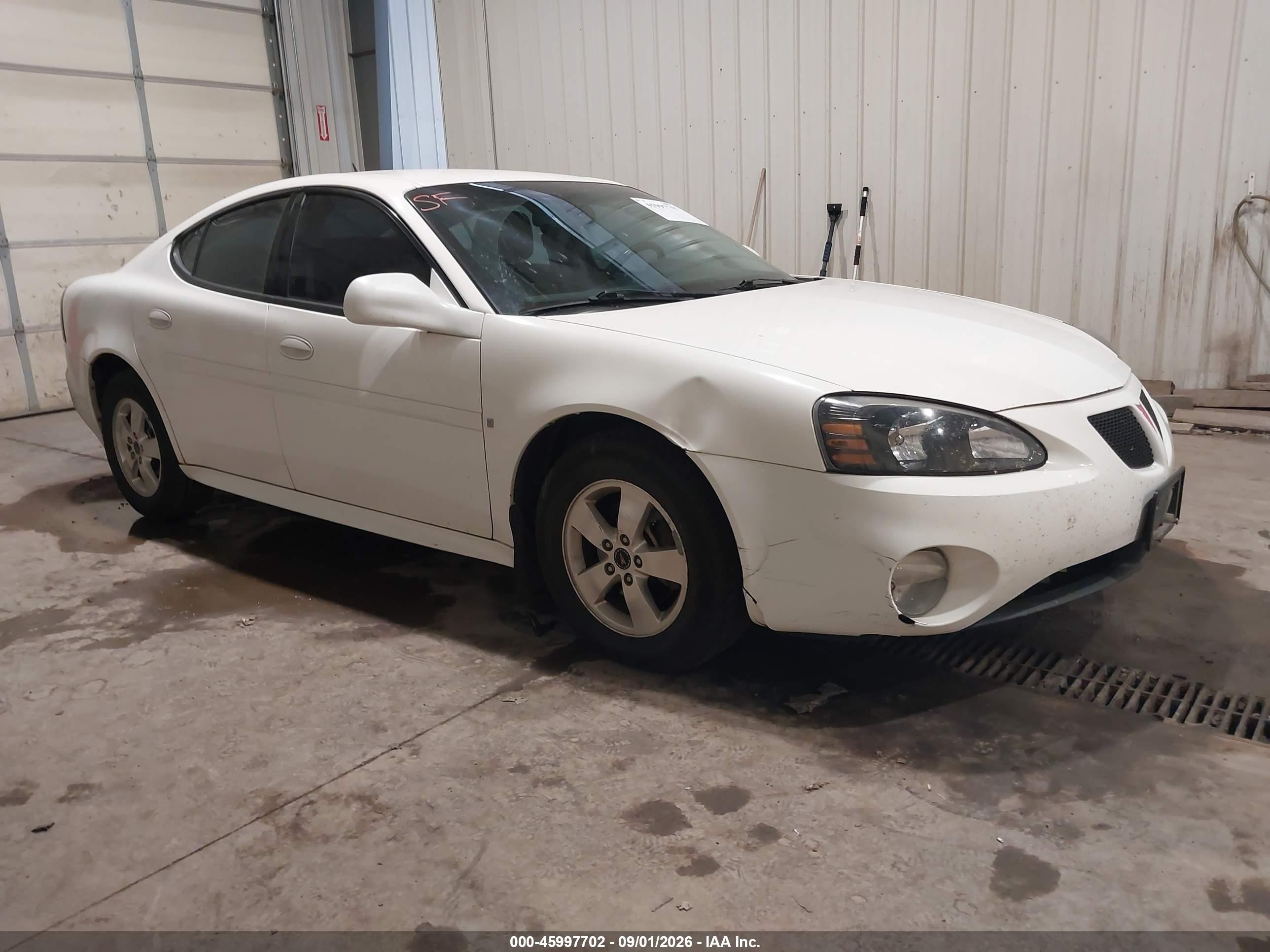 2006 Pontiac Grand Prix   White vin: 2G2WP582961103055
