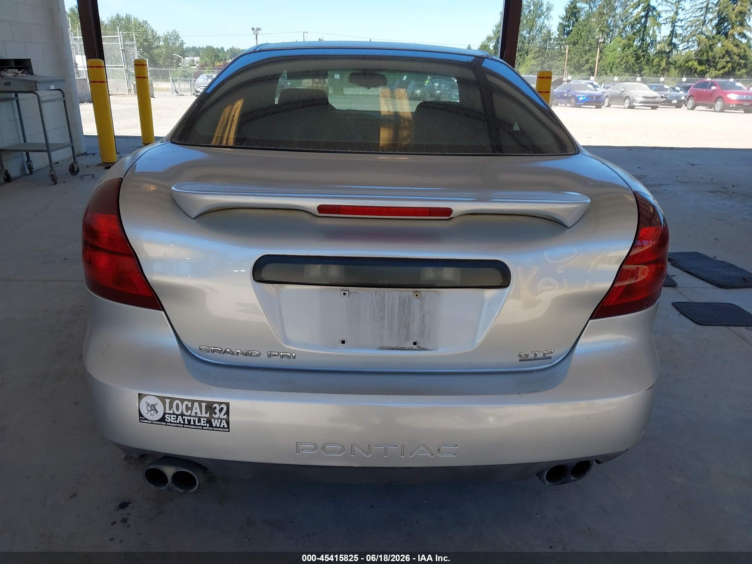 2005 Pontiac Grand Prix Gtp Silver vin: 2G2WR524451150657