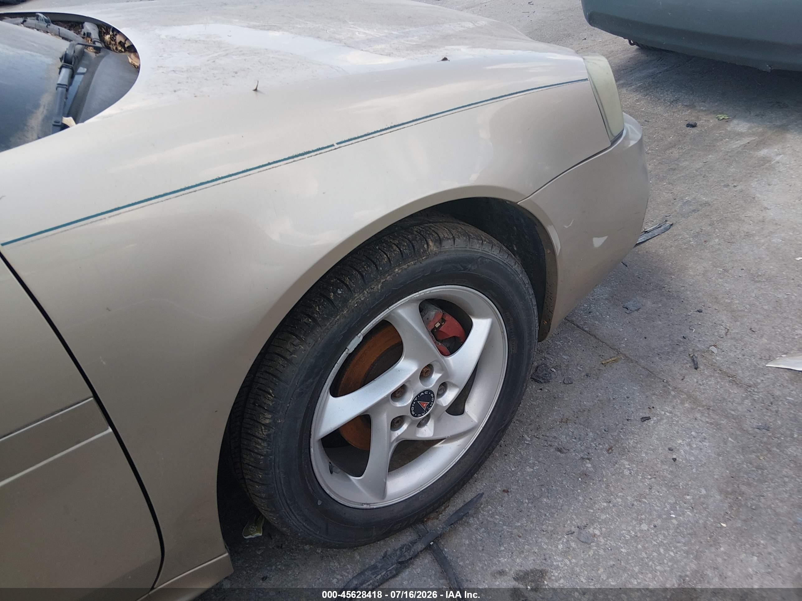 2004 Pontiac Grand Prix Gtp Золотой vin: 2G2WR524641197543
