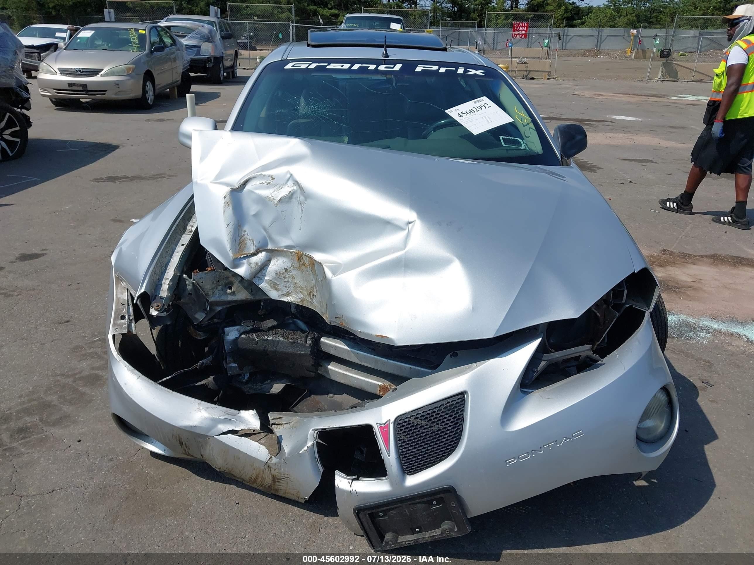 2004 Pontiac Grand Prix Gtp Silver vin: 2G2WR524941101002
