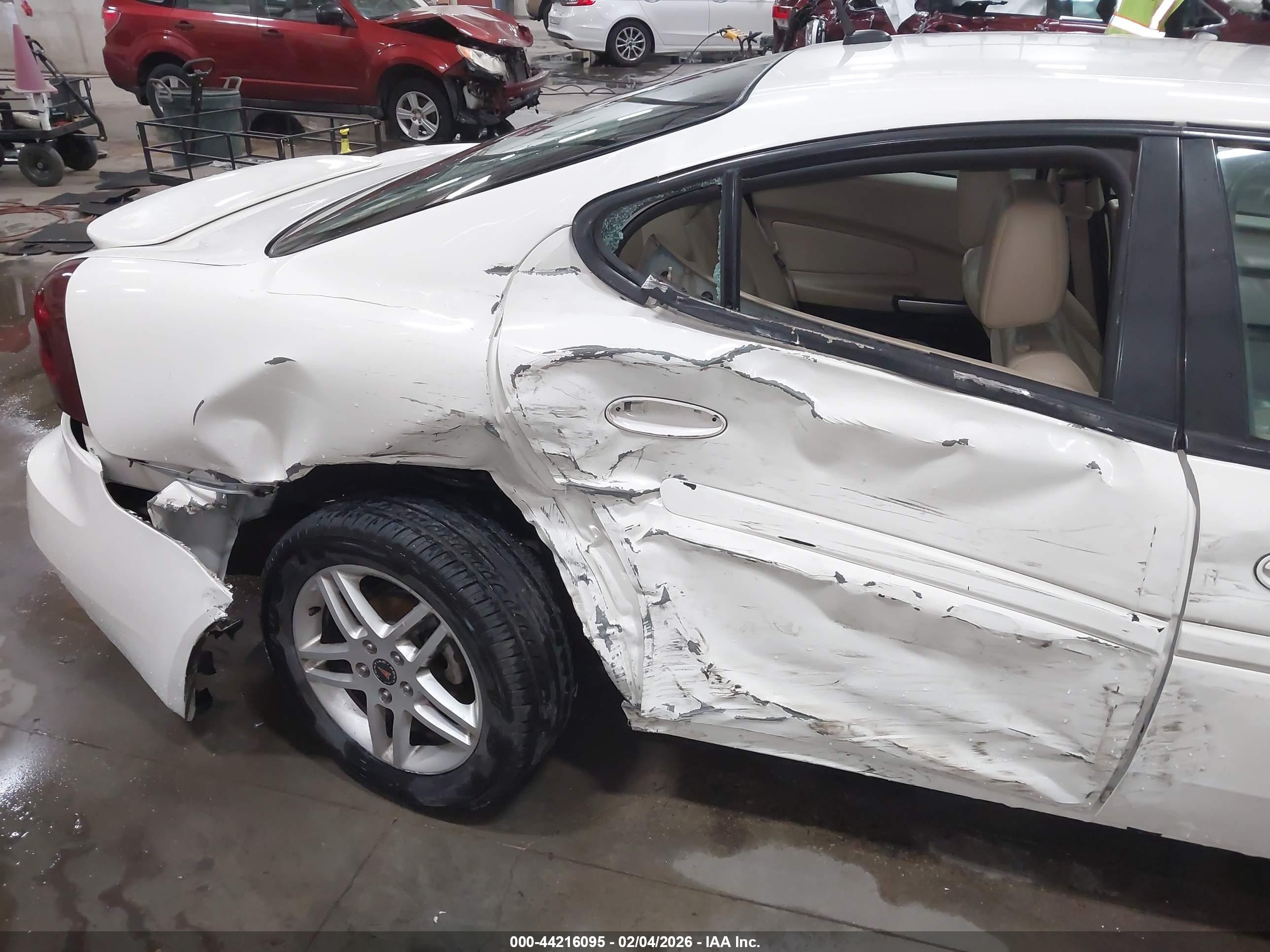 2006 Pontiac Grand Prix Gt White vin: 2G2WR584561176550