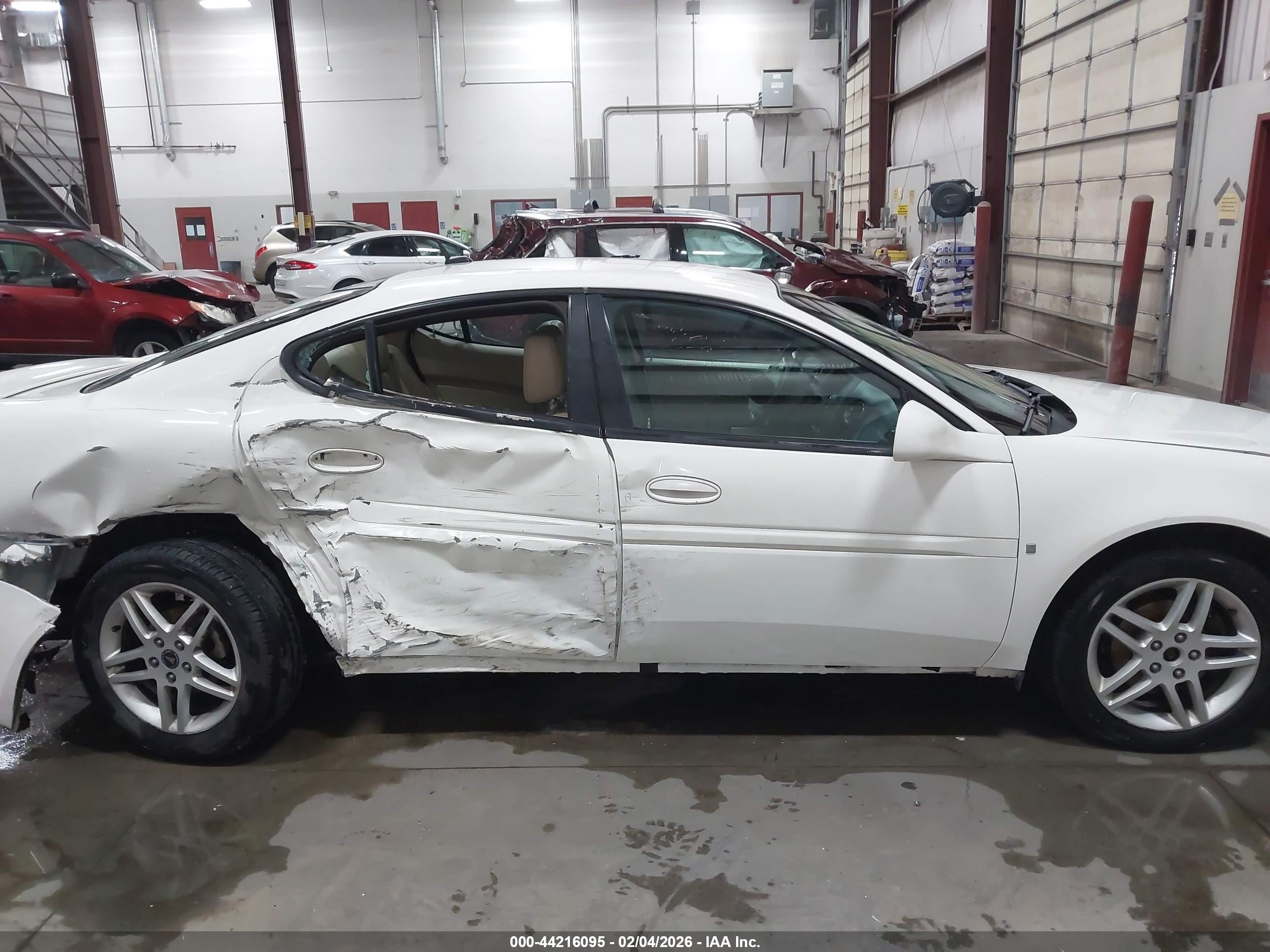 2006 Pontiac Grand Prix Gt White vin: 2G2WR584561176550