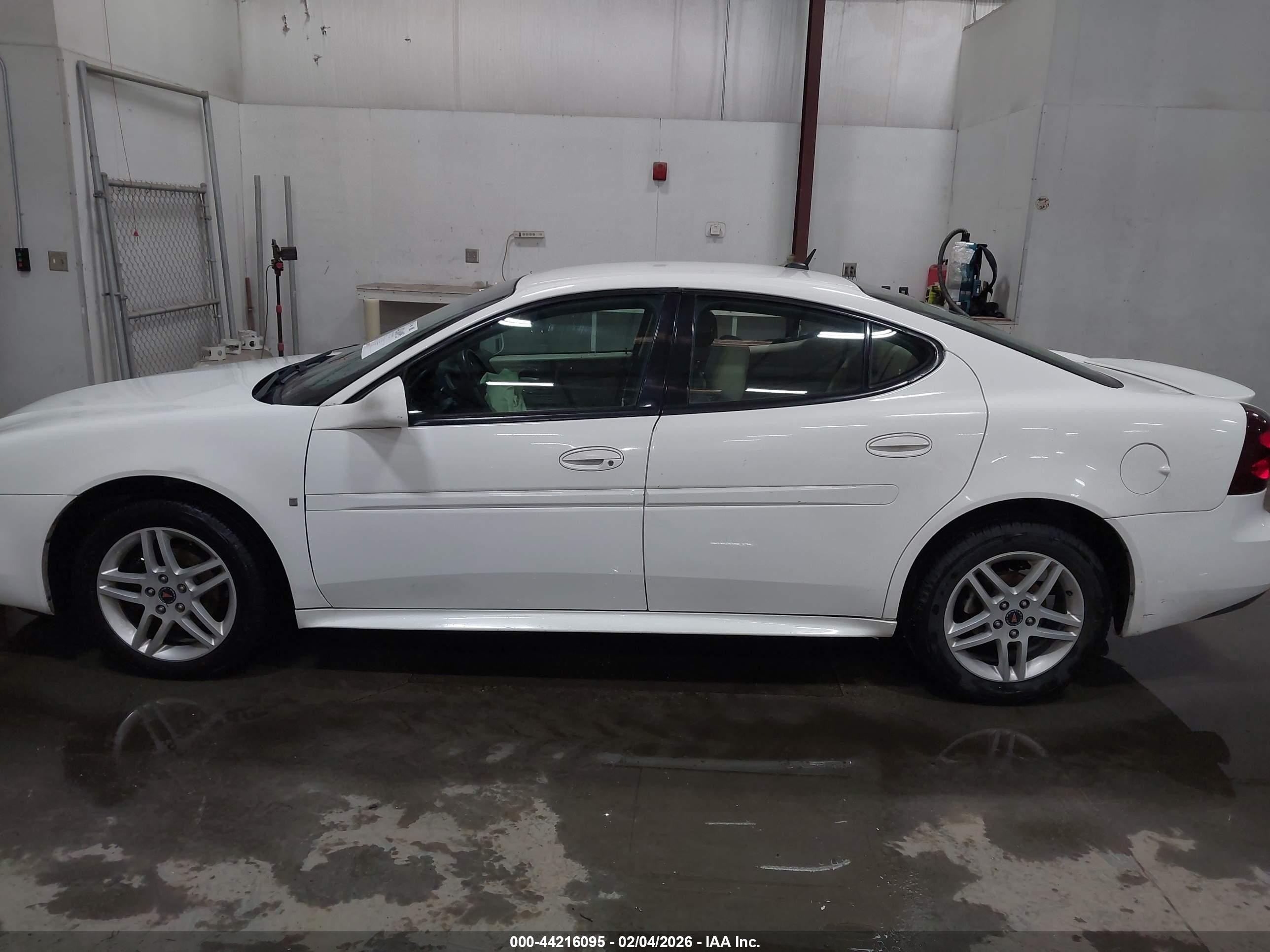 2006 Pontiac Grand Prix Gt White vin: 2G2WR584561176550
