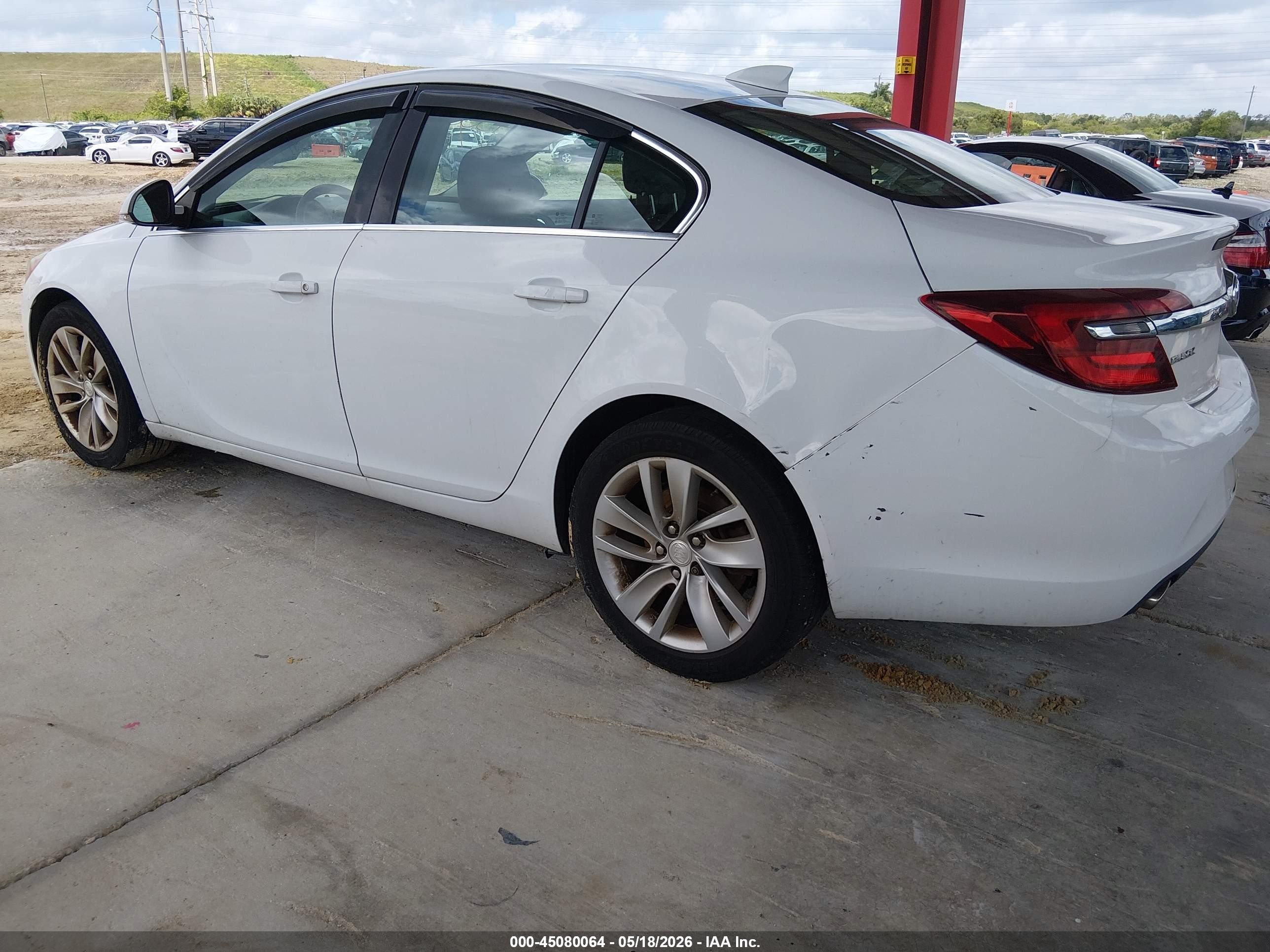 2015 Buick Regal Turbo White vin: 2G4GK5EX0F9139454